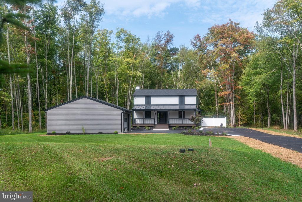 Photo of 933 Forrest Road, SELLERSVILLE, PA 18960 (MLS # PABU2106174)
