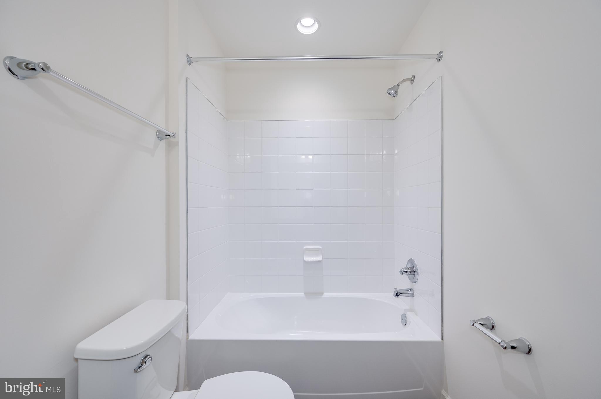 OVERLOOK AT RIVERSIDE - Residential Lease