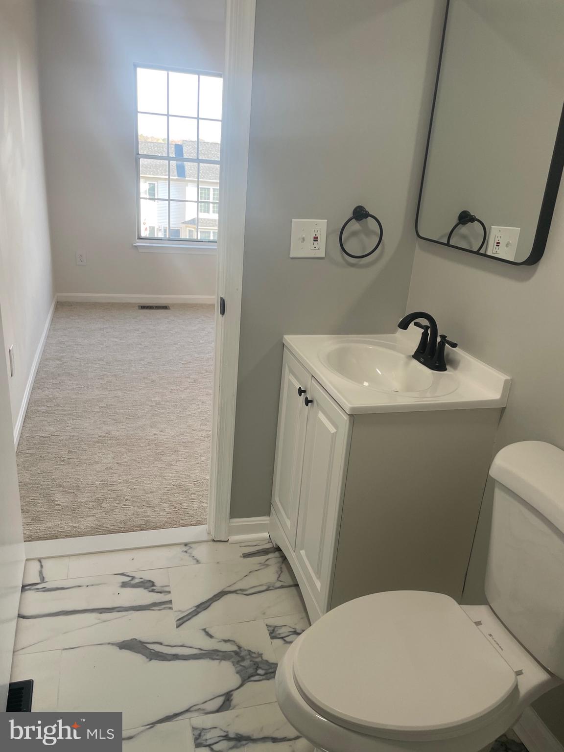 SOUTH HAMPTON - Residential