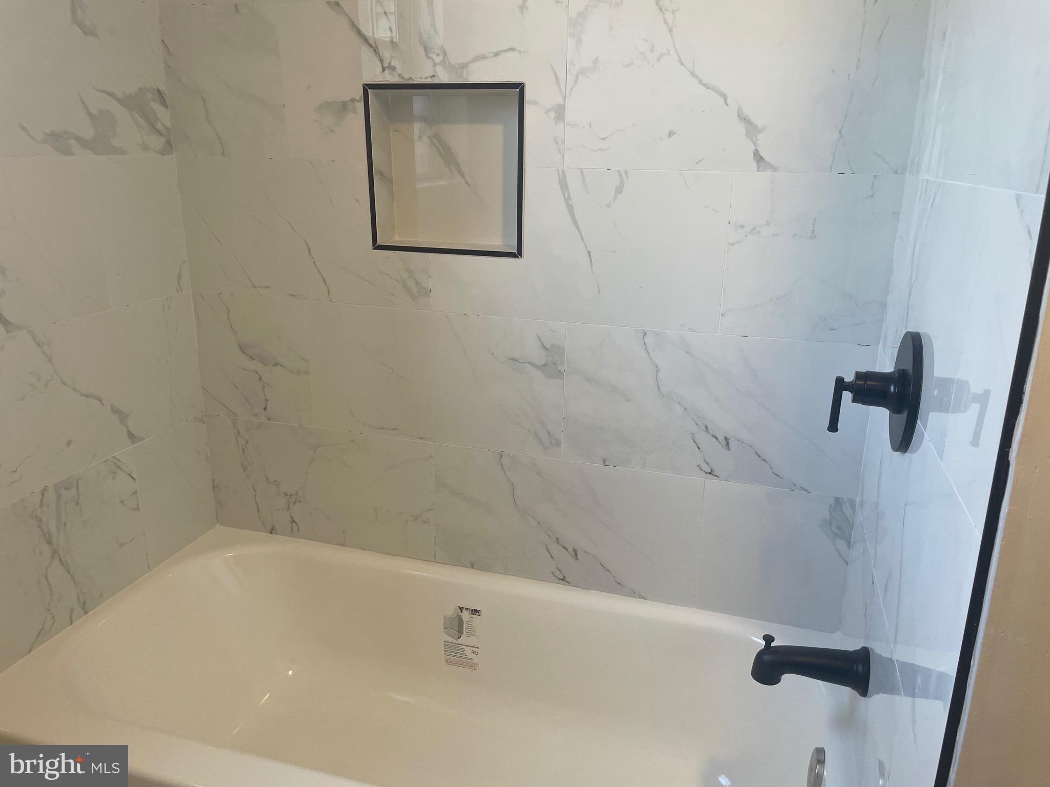 SOUTH HAMPTON - Residential