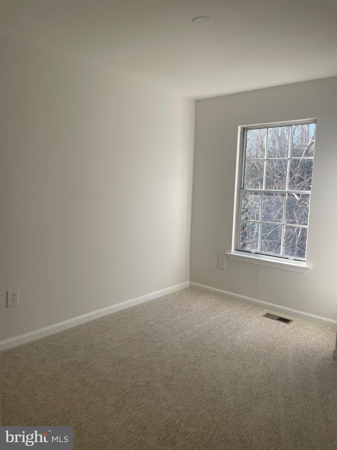 SOUTH HAMPTON - Residential