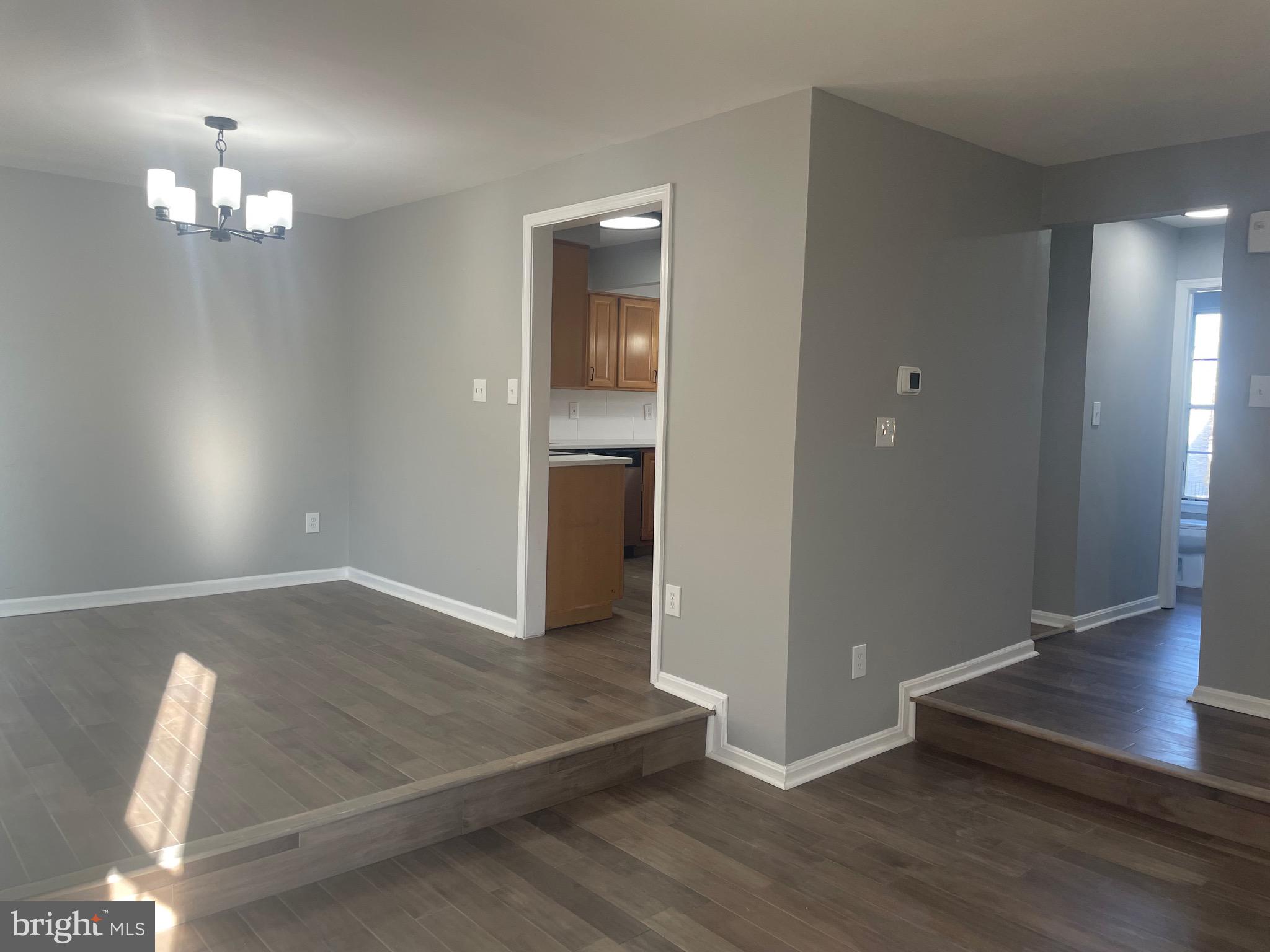 SOUTH HAMPTON - Residential
