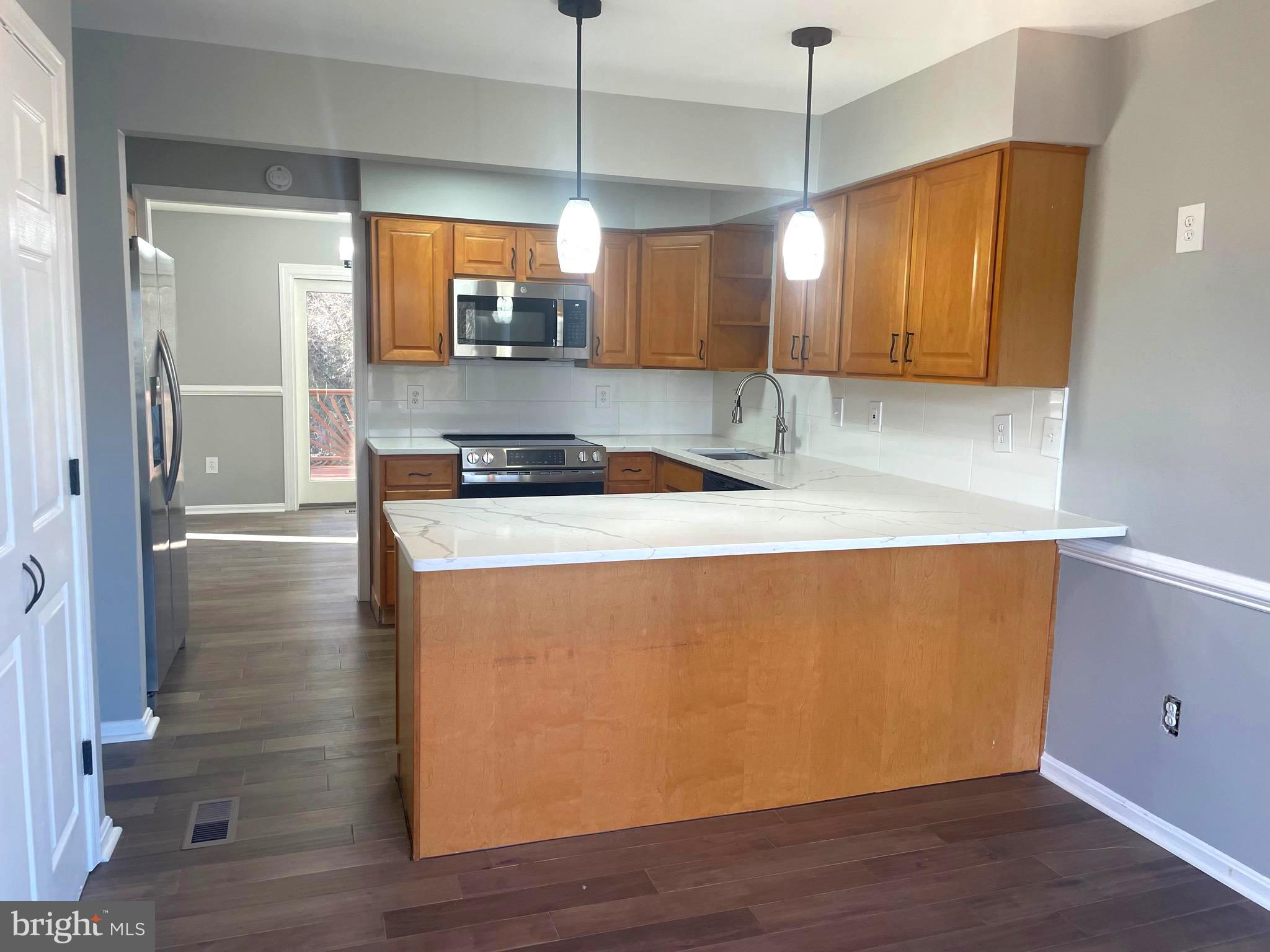 SOUTH HAMPTON - Residential