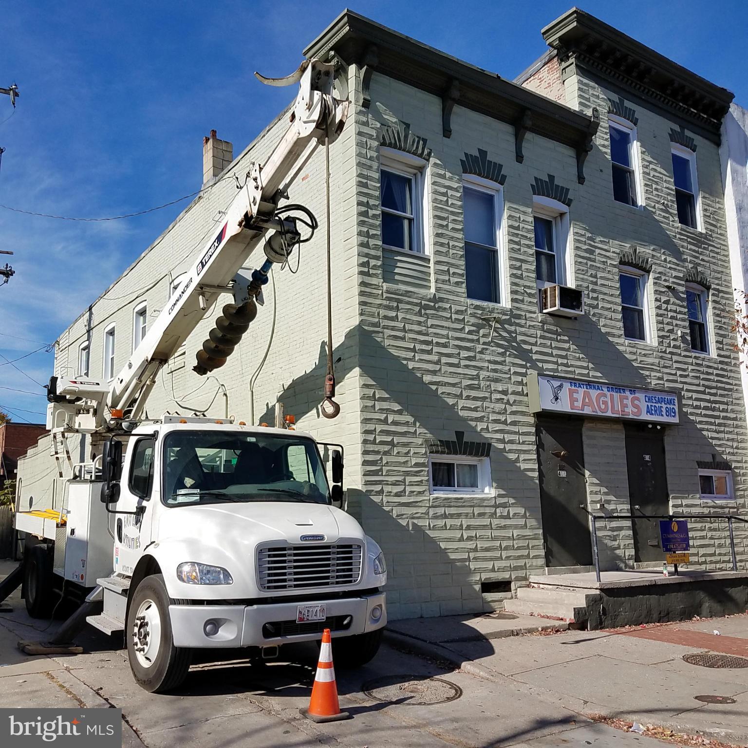 HIGHLANDTOWN - Commercial Sale