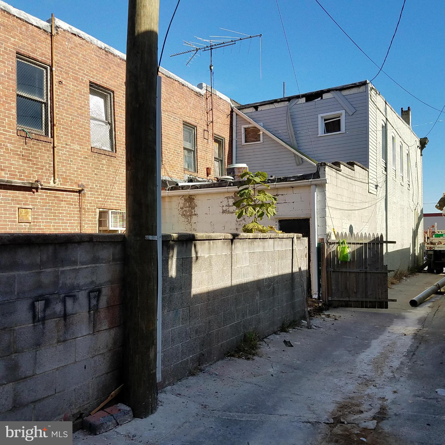 HIGHLANDTOWN - Commercial Sale