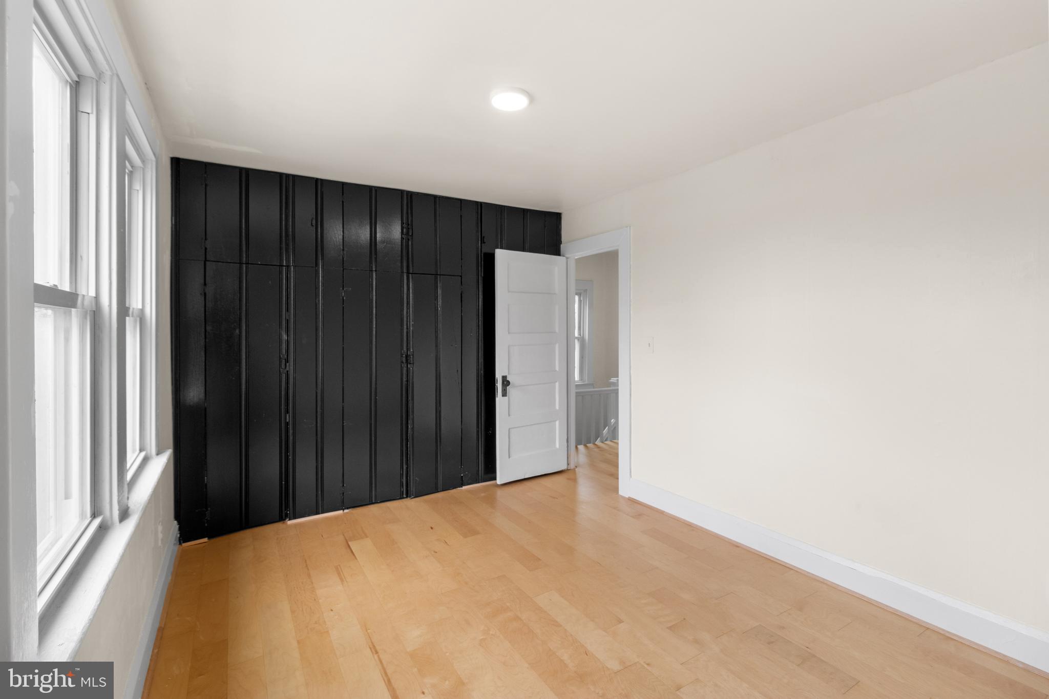 HILLENDALE PARK - Residential Lease