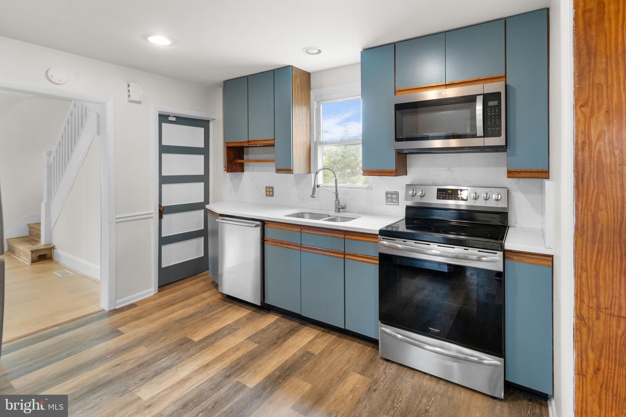 HILLENDALE PARK - Residential Lease