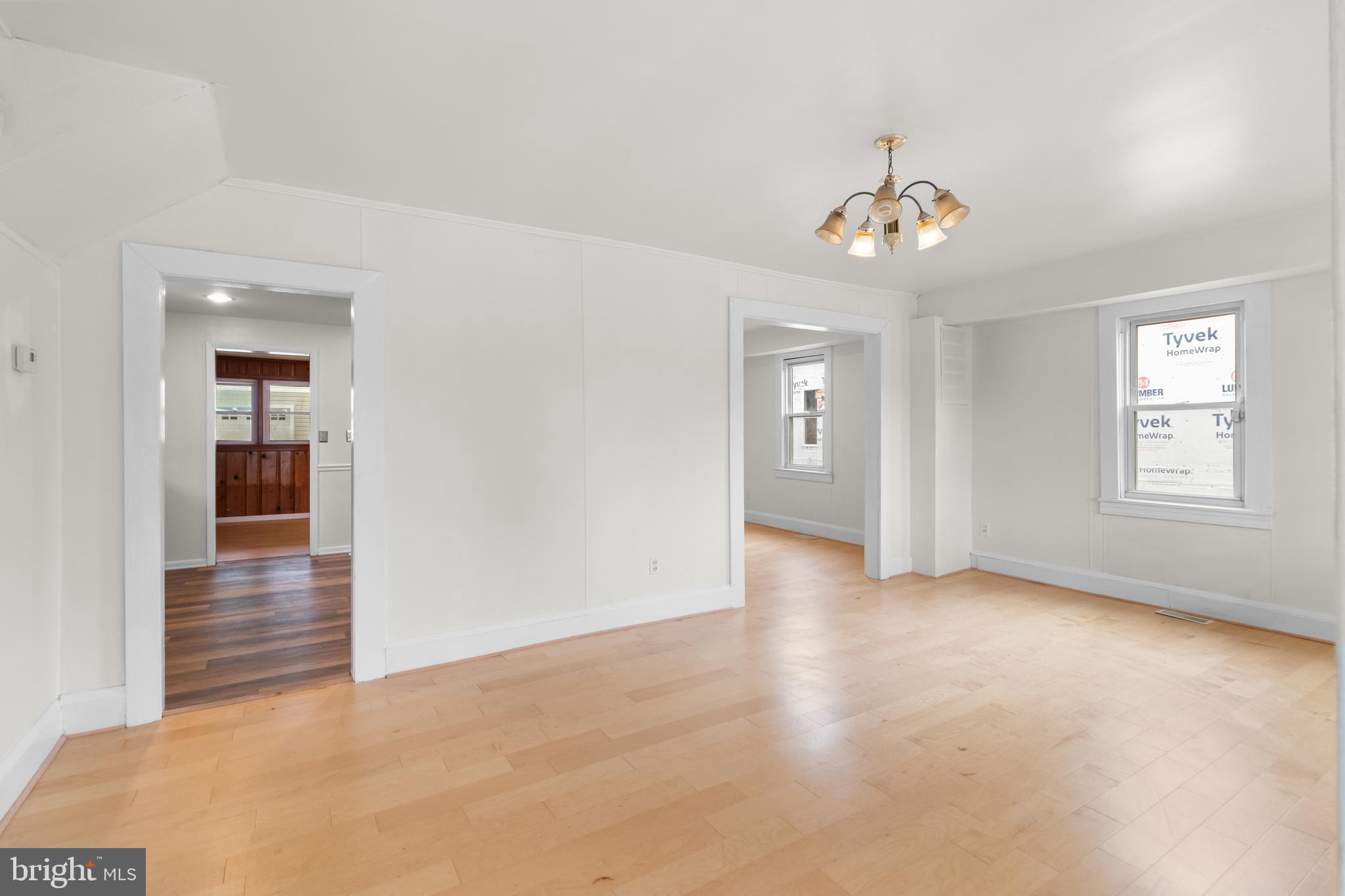 HILLENDALE PARK - Residential Lease