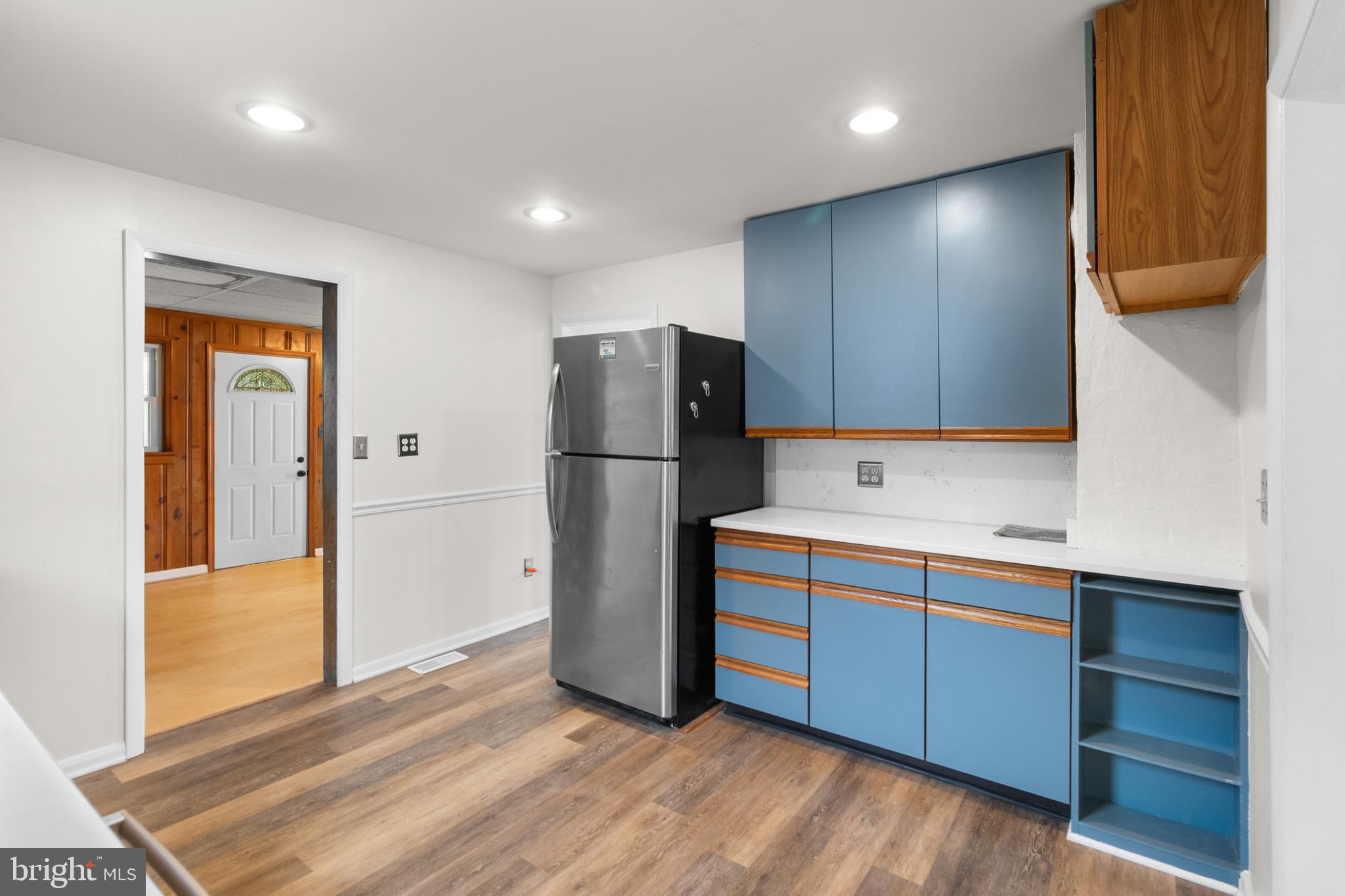 HILLENDALE PARK - Residential Lease