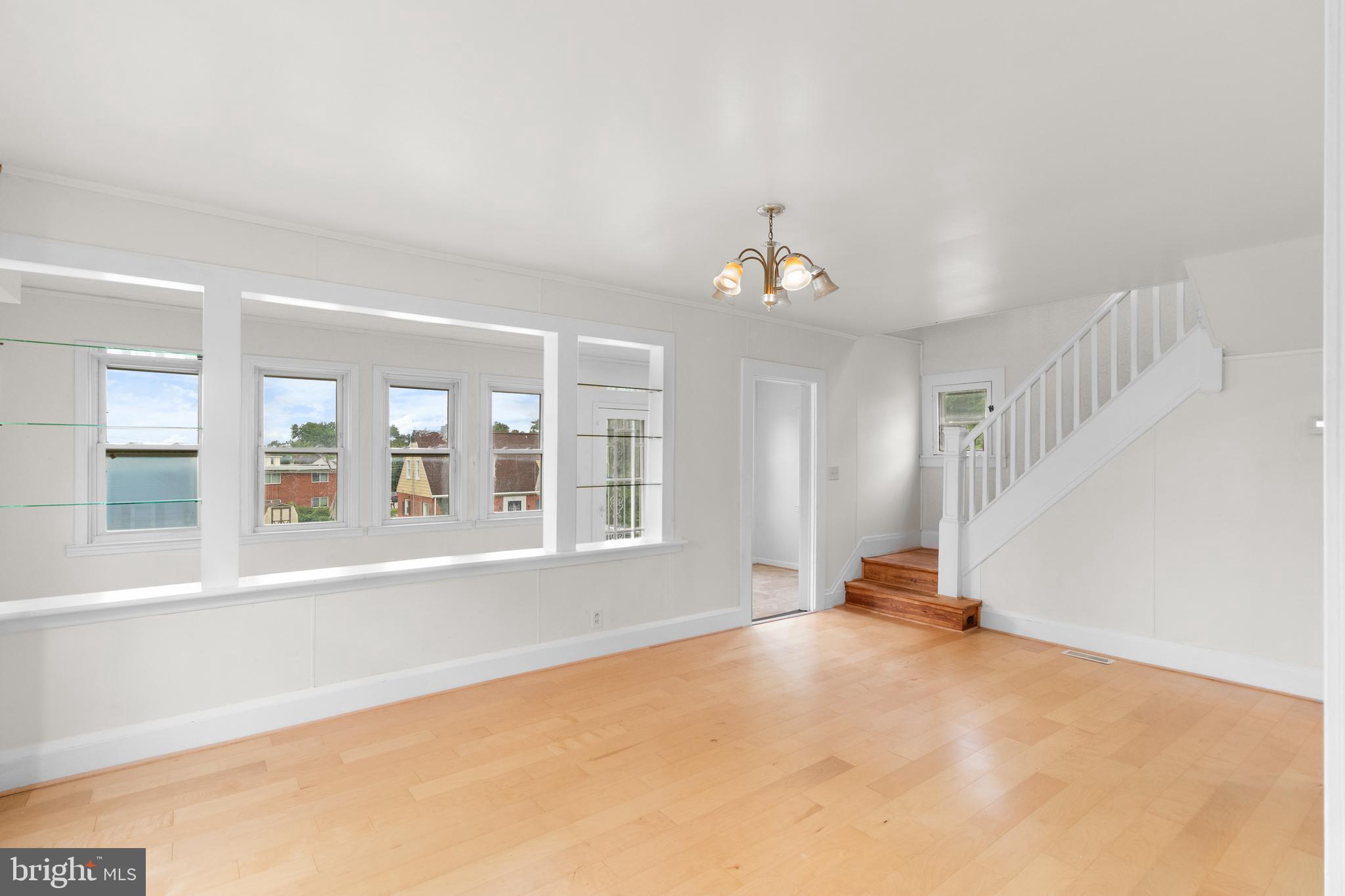 HILLENDALE PARK - Residential Lease