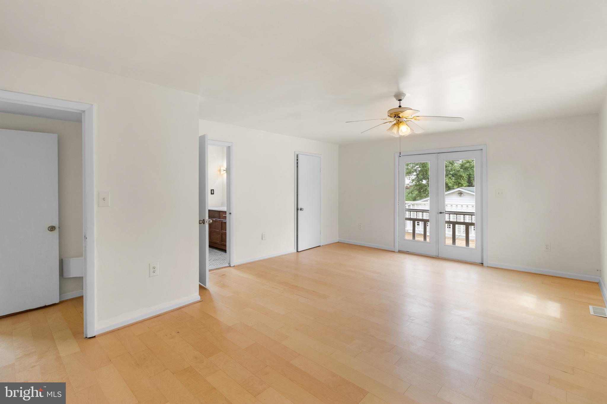 HILLENDALE PARK - Residential Lease