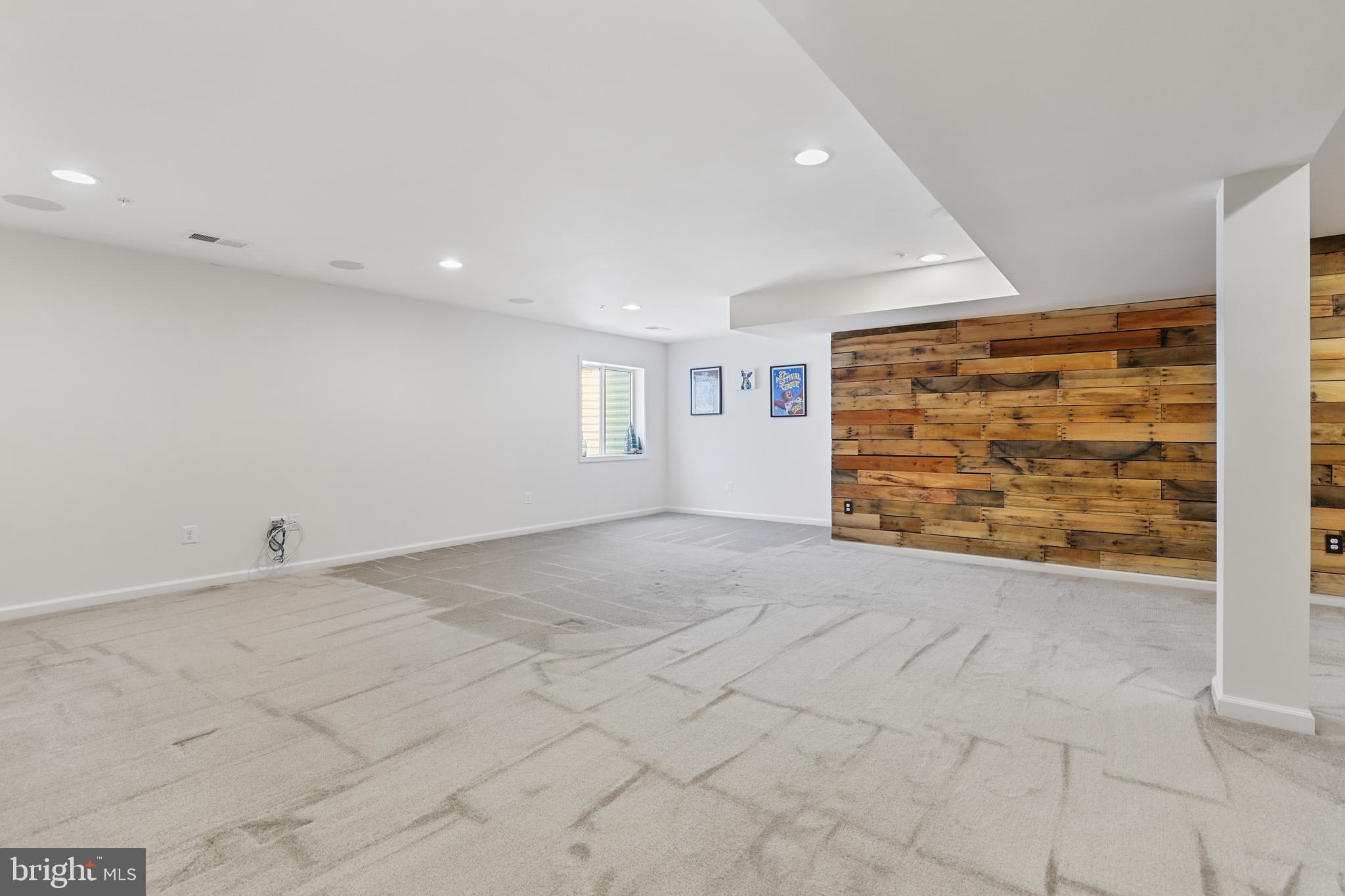 FIELDS AT ROCK GLENN - Residential