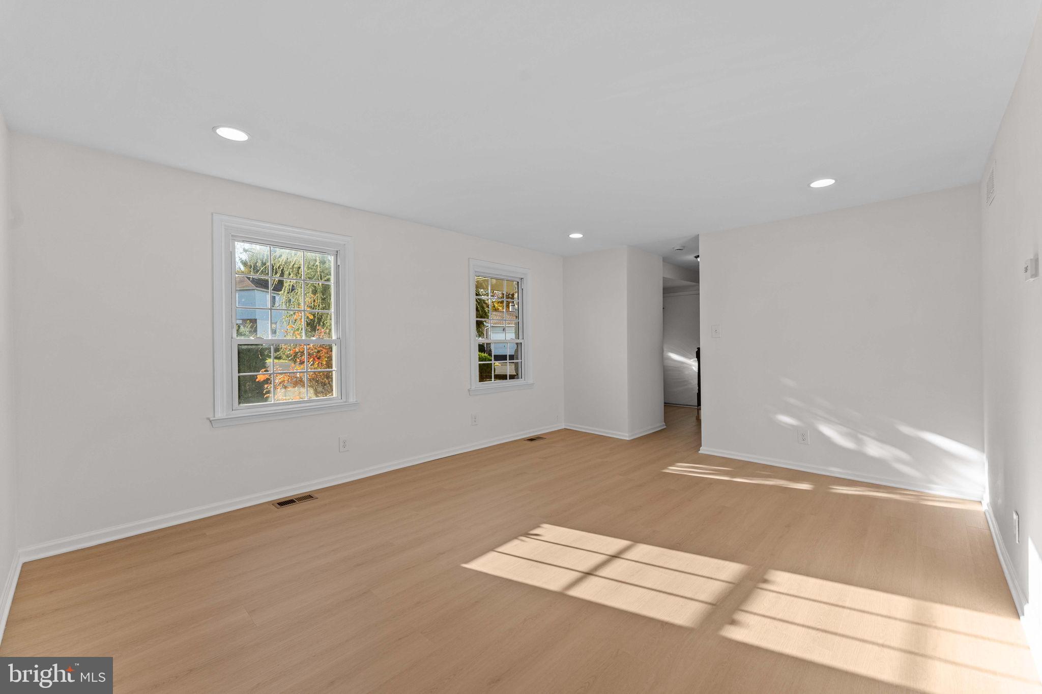 ROCKY MDWS - Residential