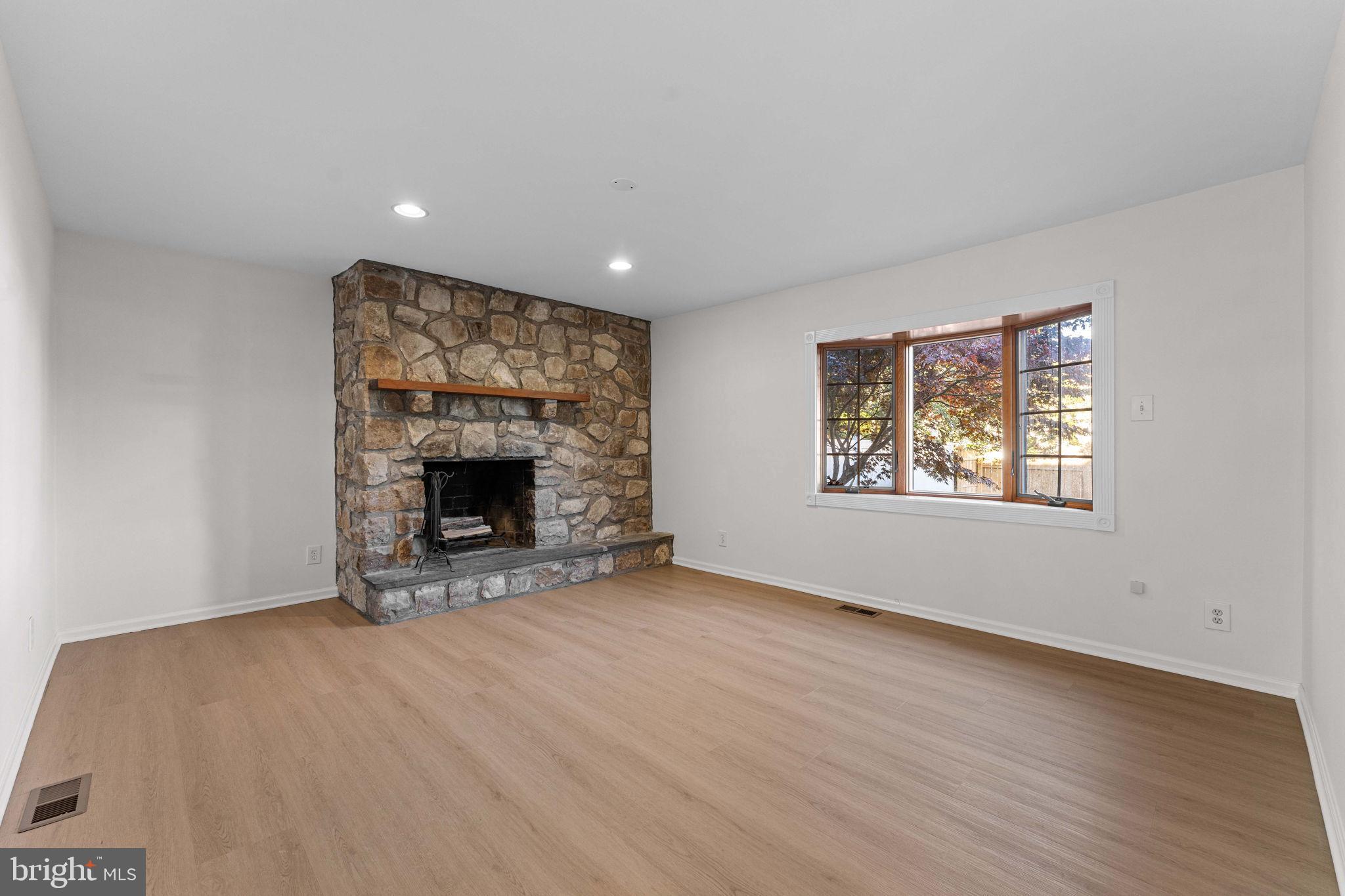 ROCKY MDWS - Residential