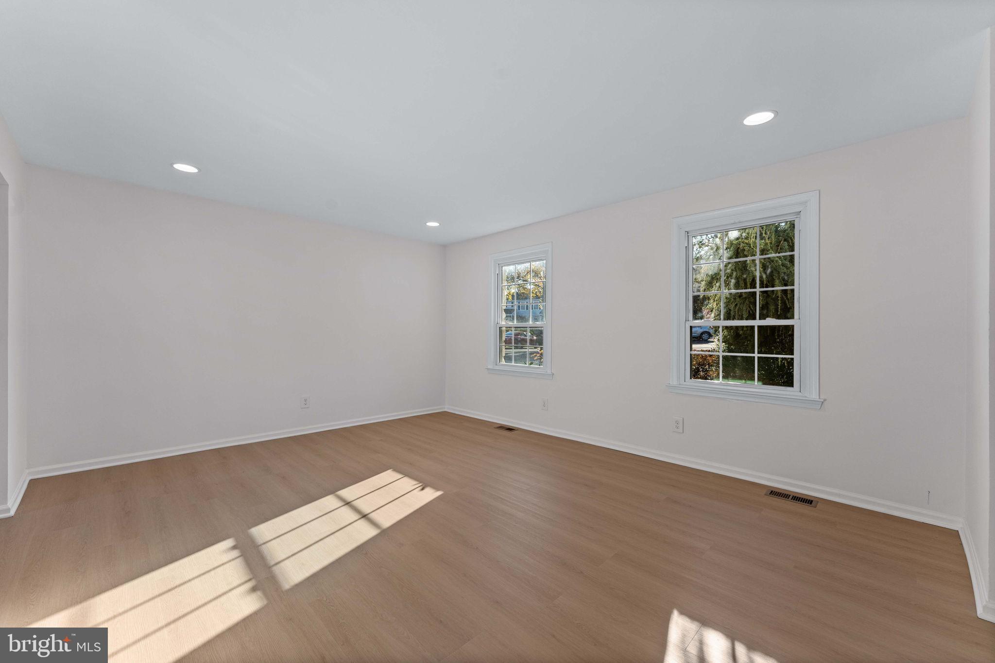 ROCKY MDWS - Residential