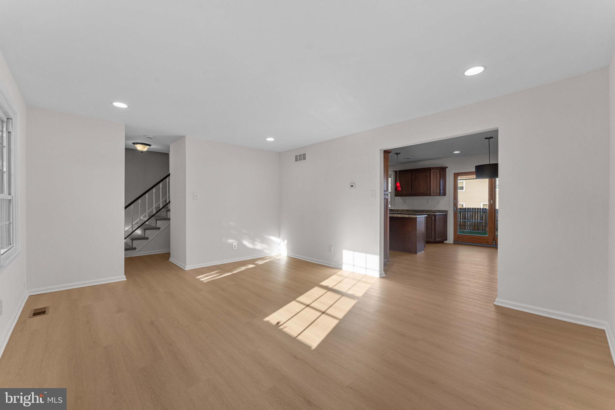 ROCKY MDWS - Residential