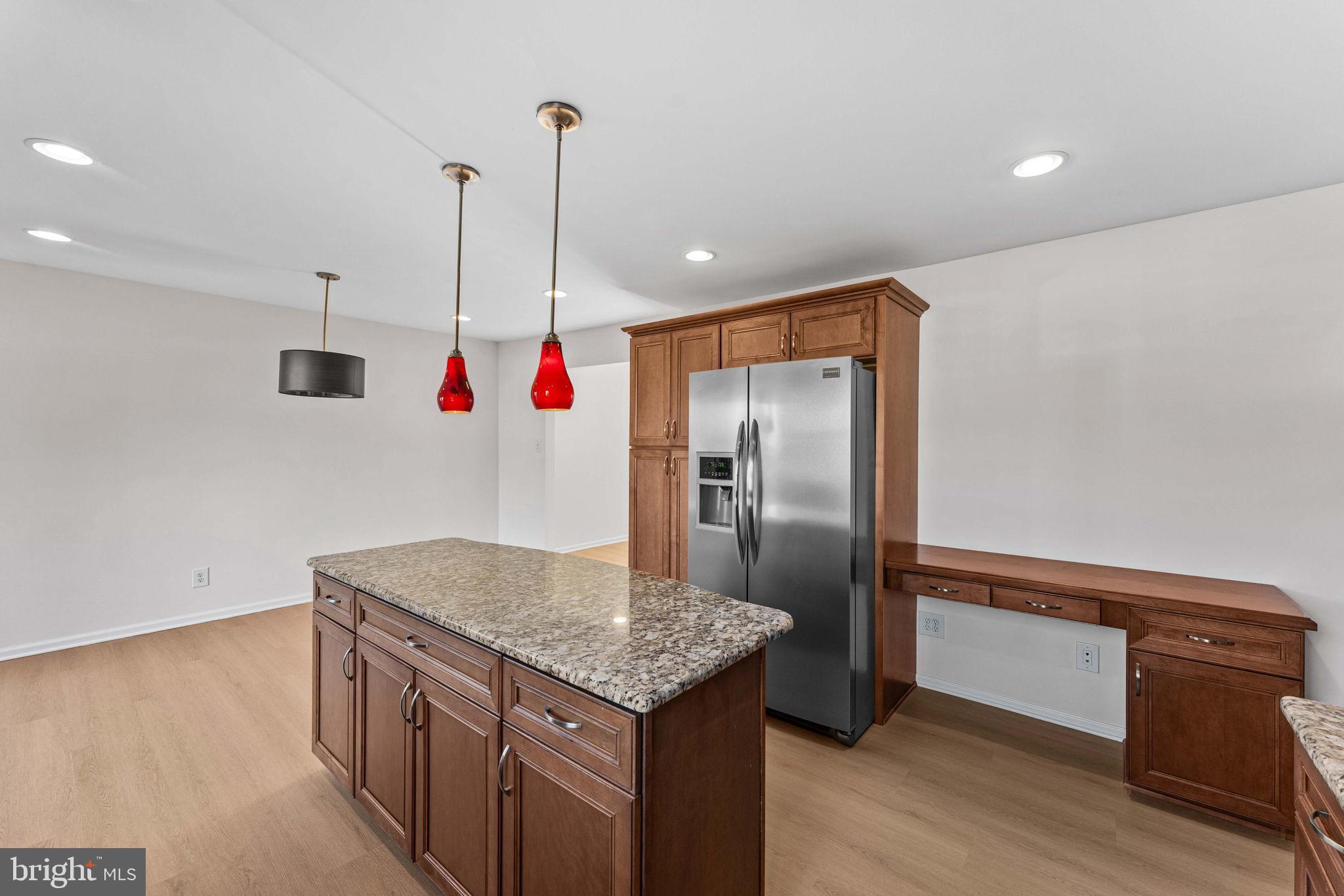 ROCKY MDWS - Residential