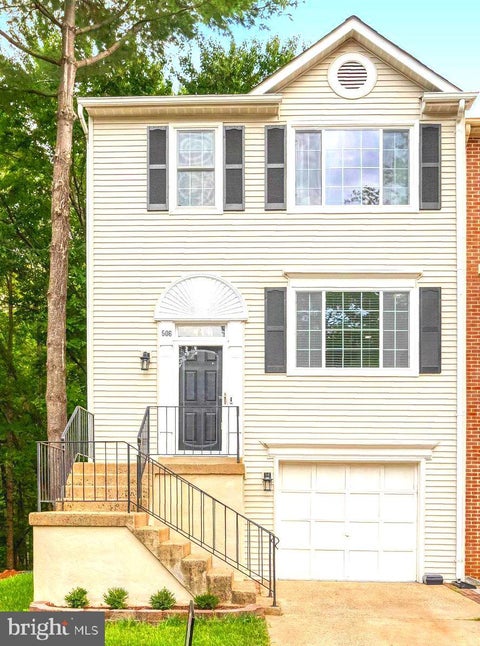 Townhouse For Sale - 506 Club House Road<br/> FREDERICKSBURG, VA 22406
