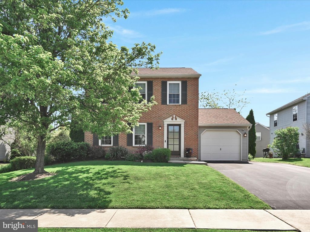 Photo of 300 AMANDA CT, MARIETTA, PA 17547 (MLS # PALA2034976)