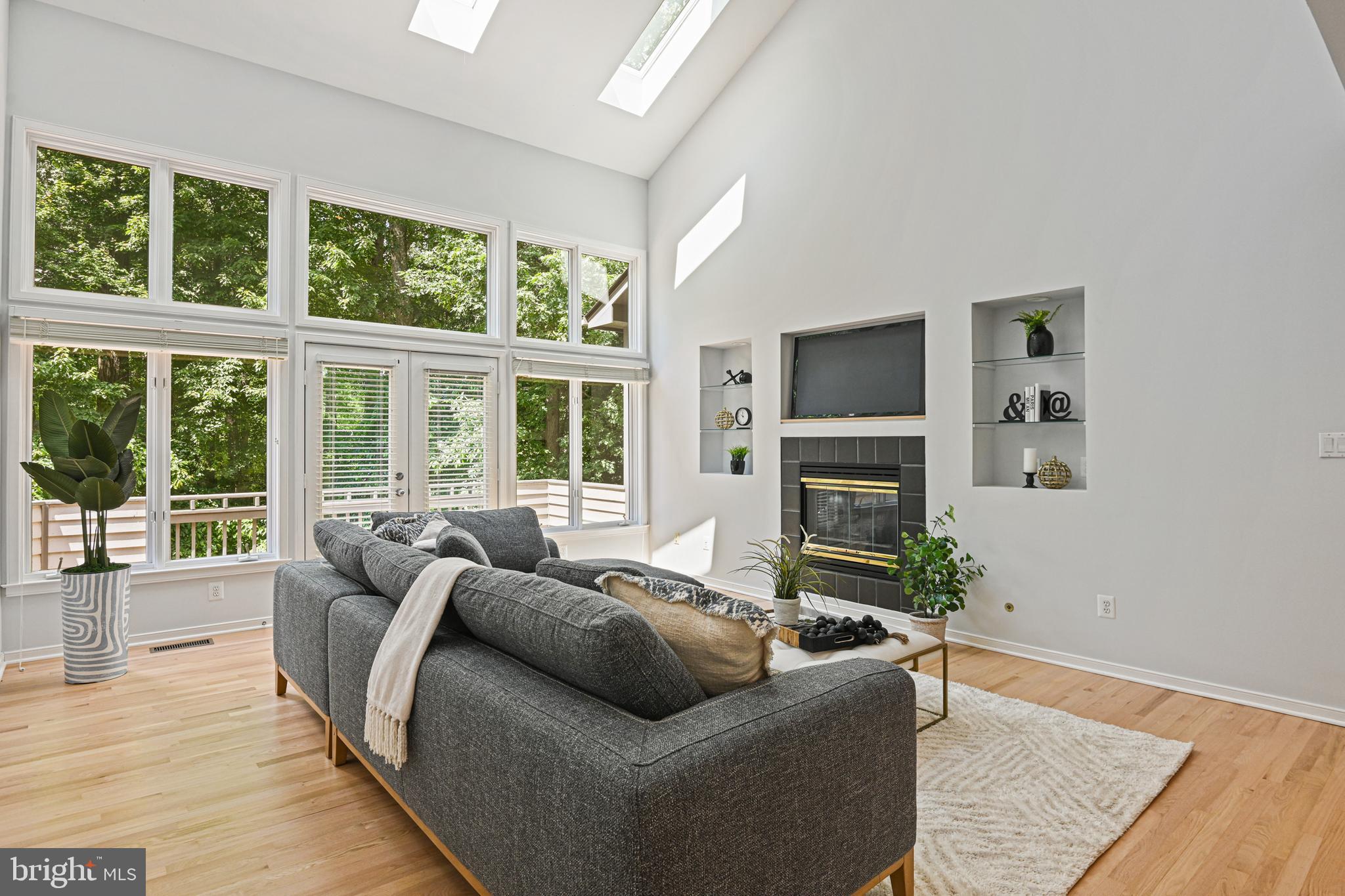 RESTON - Residential