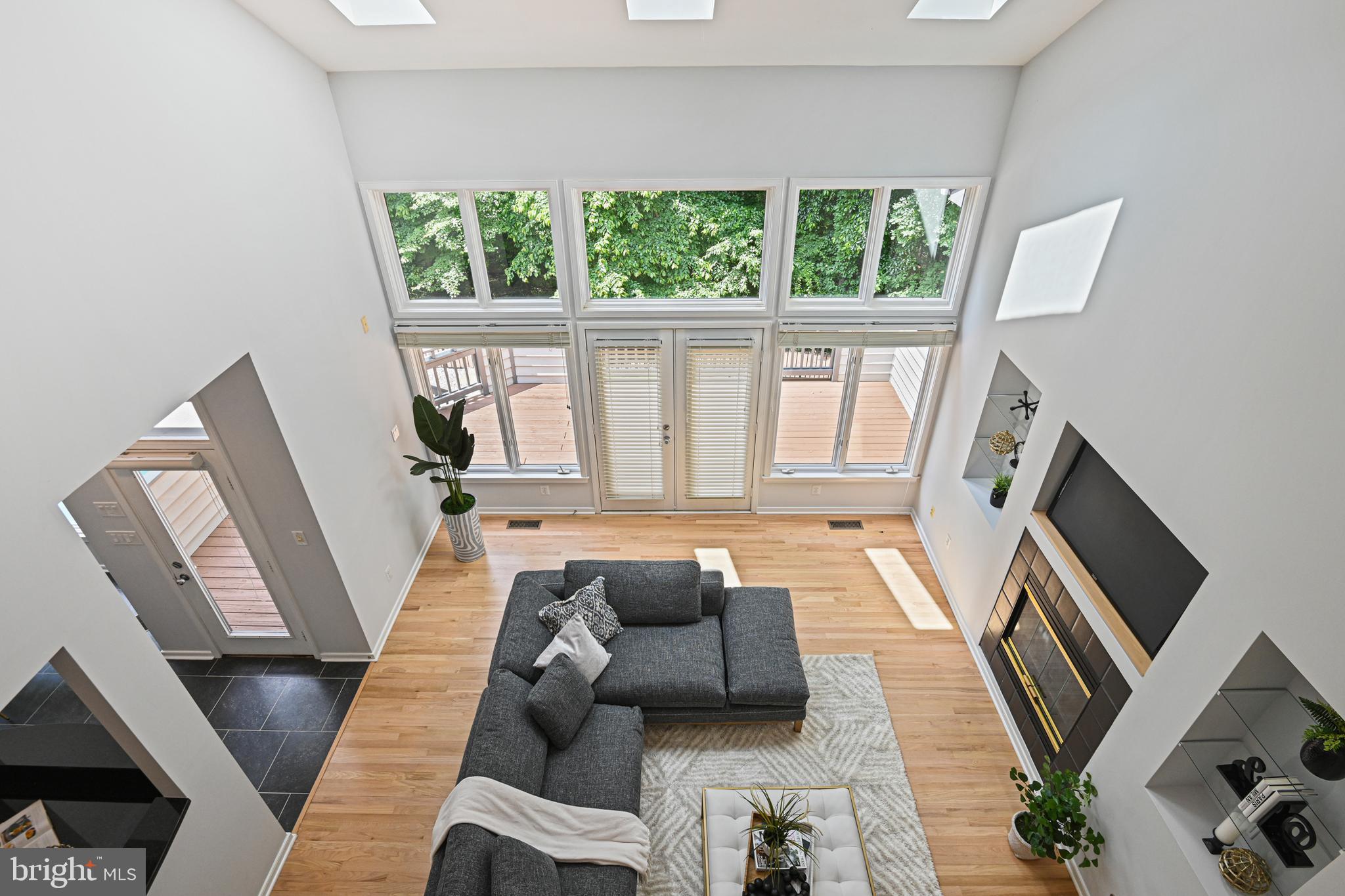 RESTON - Residential