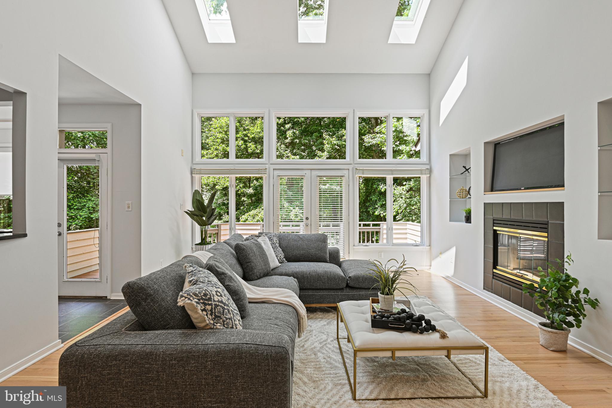 RESTON - Residential