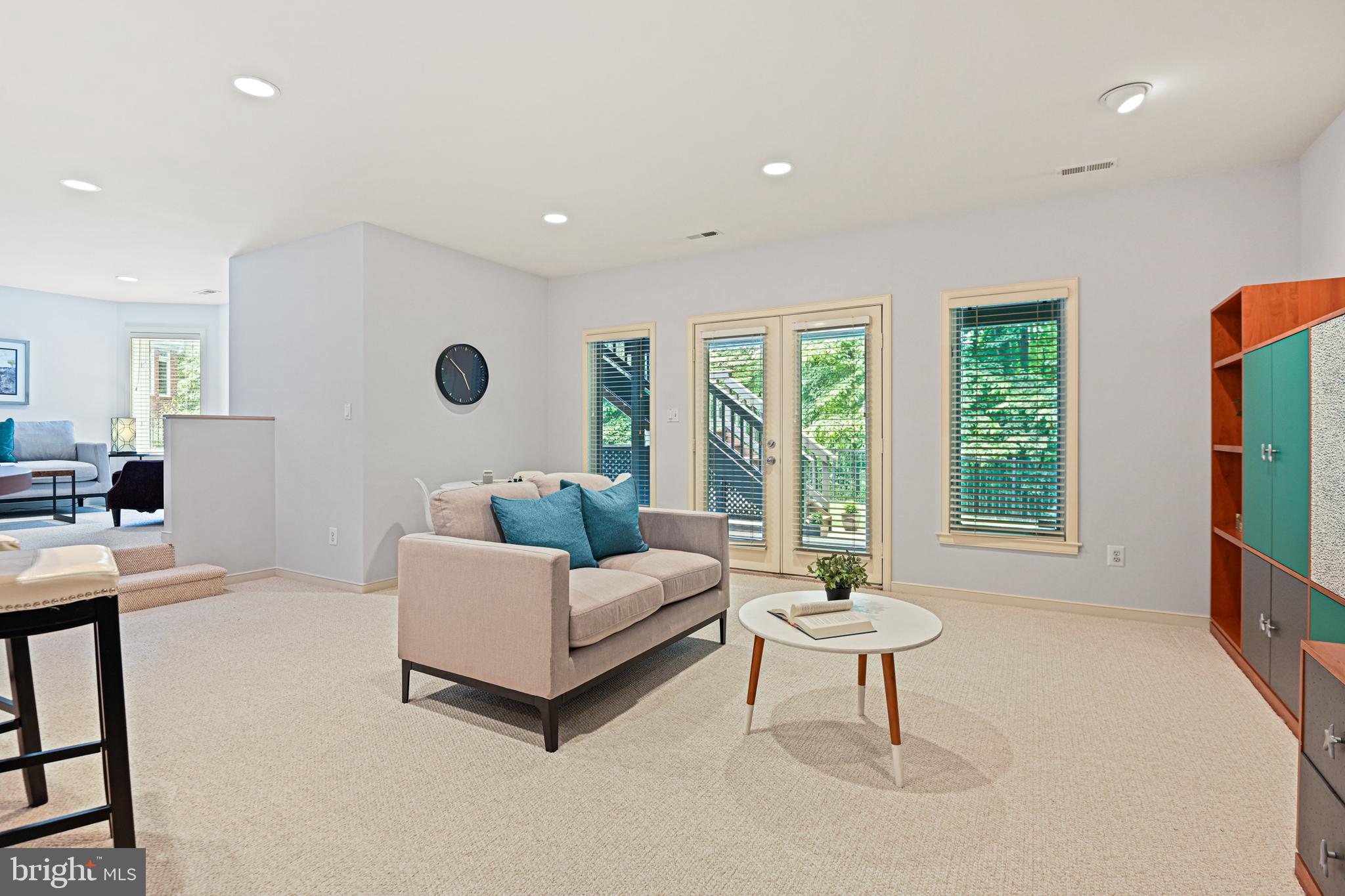 RESTON - Residential