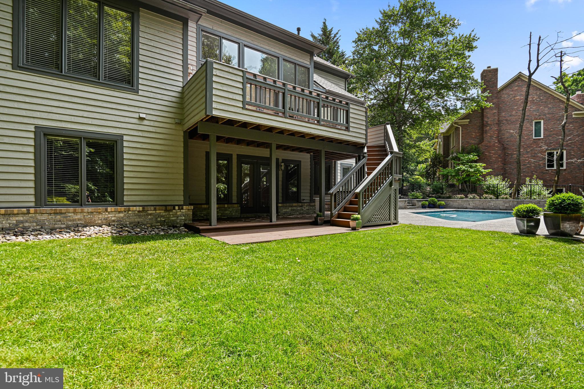 RESTON - Residential