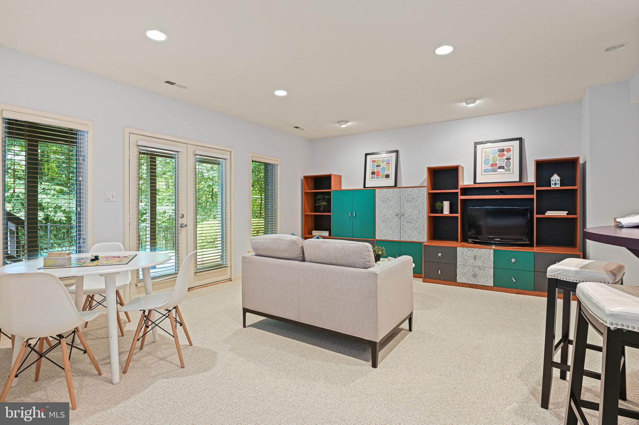 RESTON - Residential