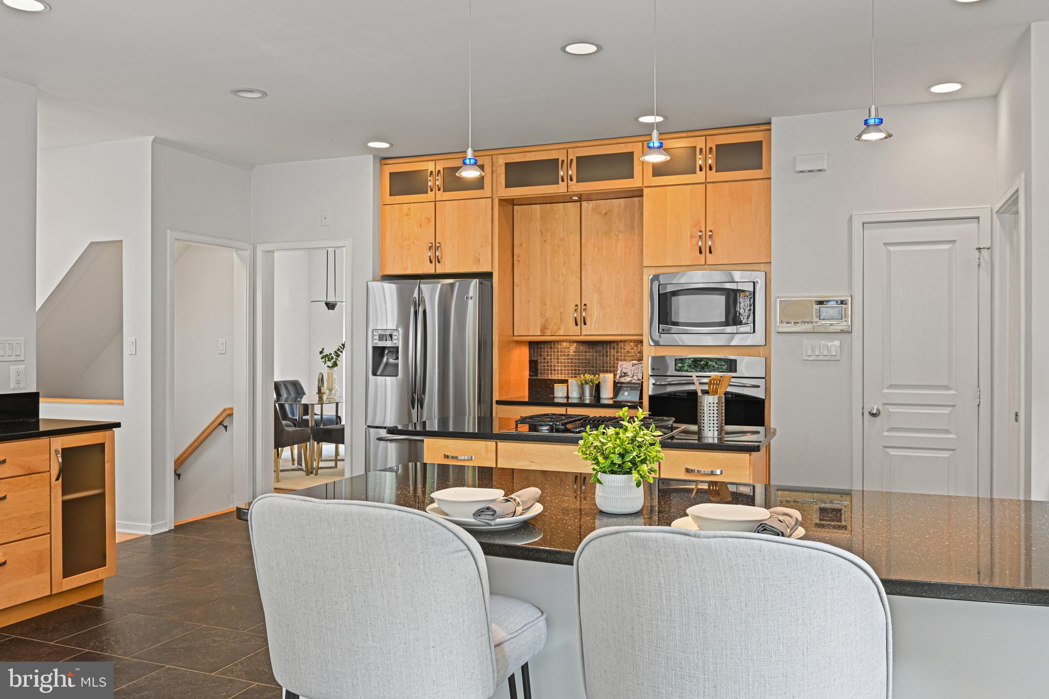 RESTON - Residential