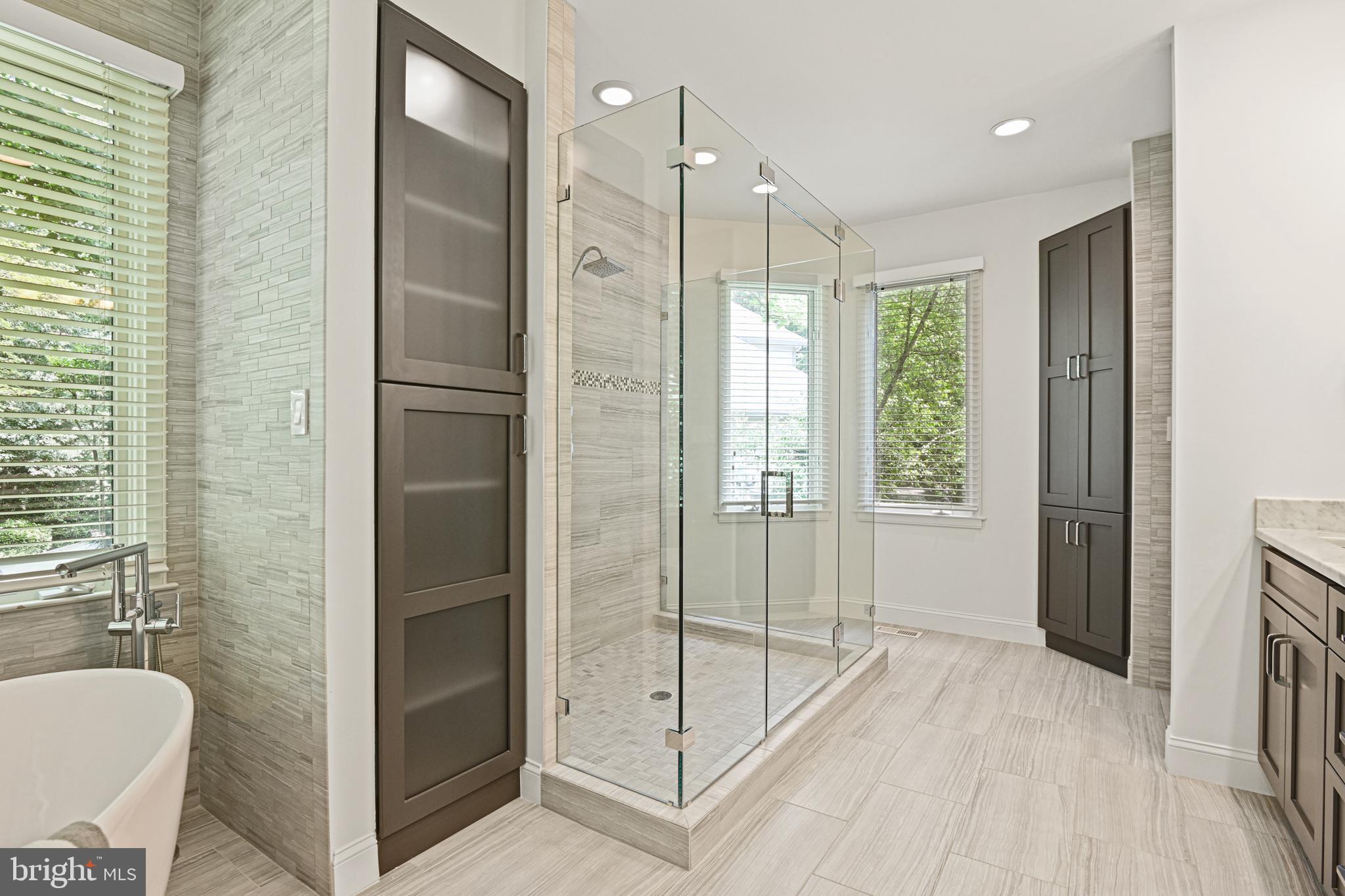 RESTON - Residential