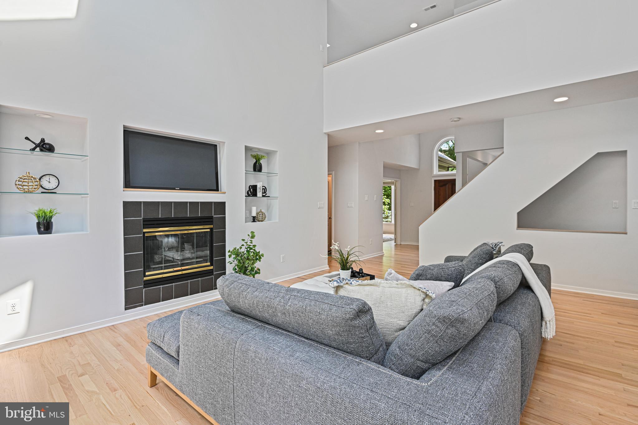 RESTON - Residential