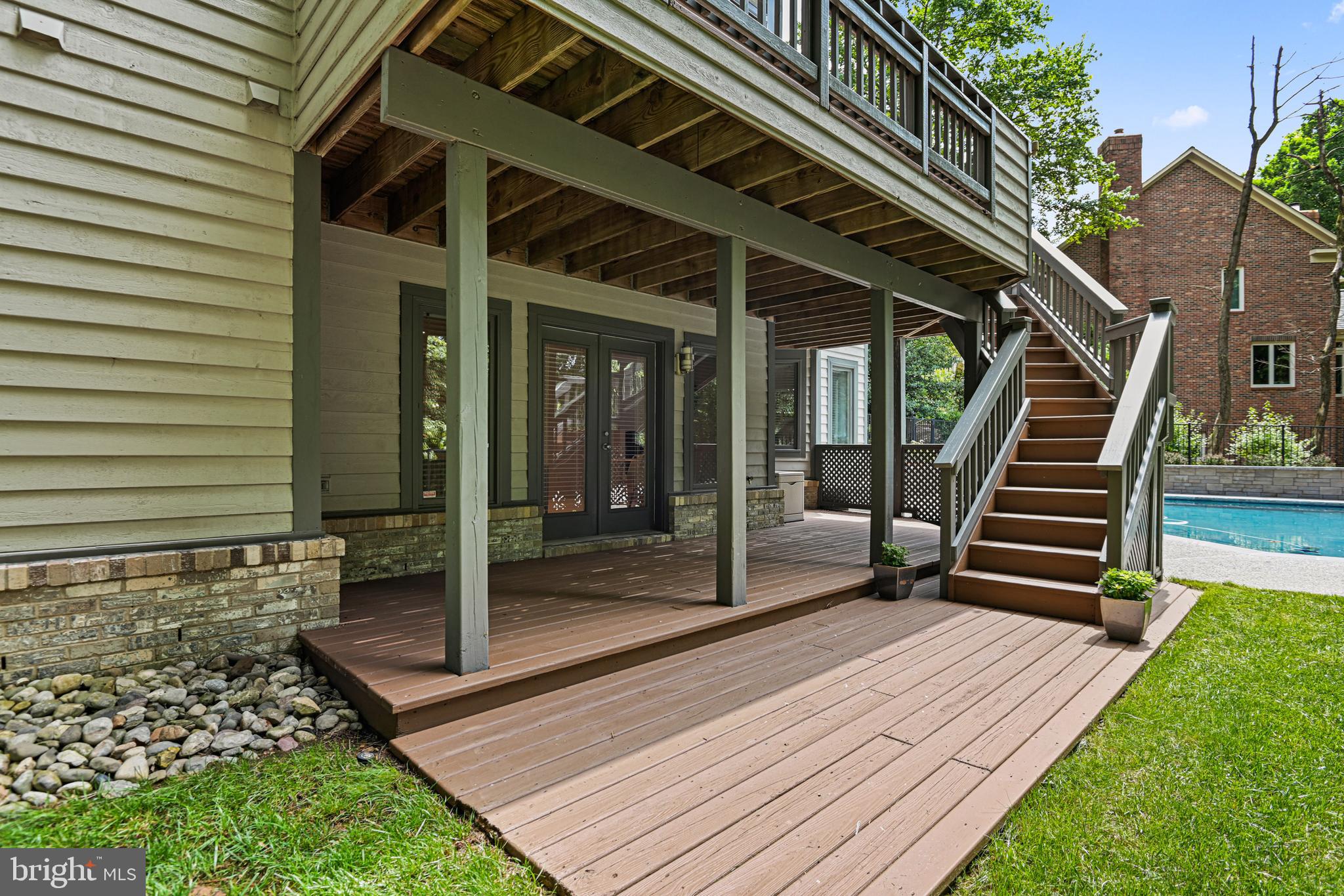 RESTON - Residential