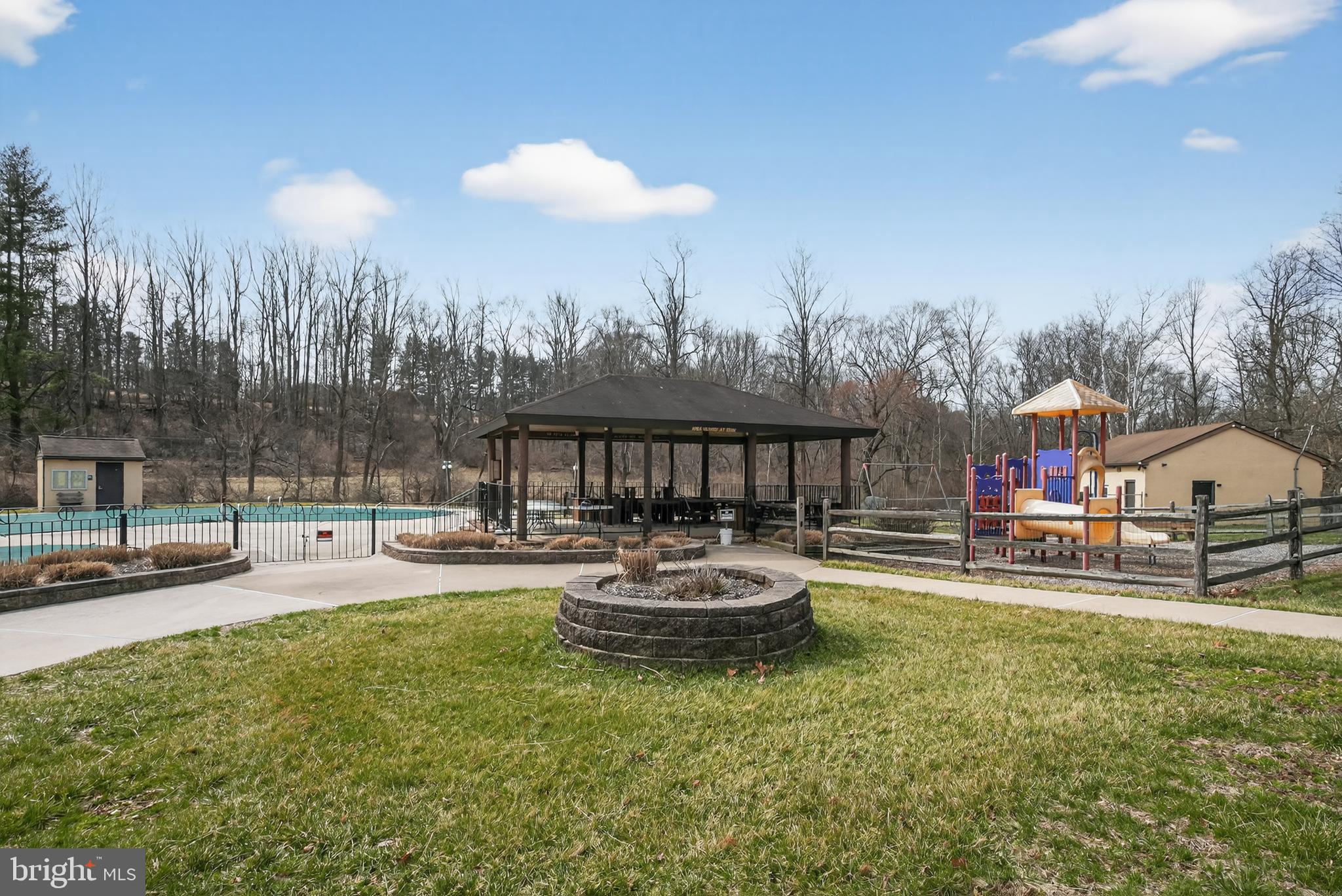 PAINTERS CROSSING - Residential