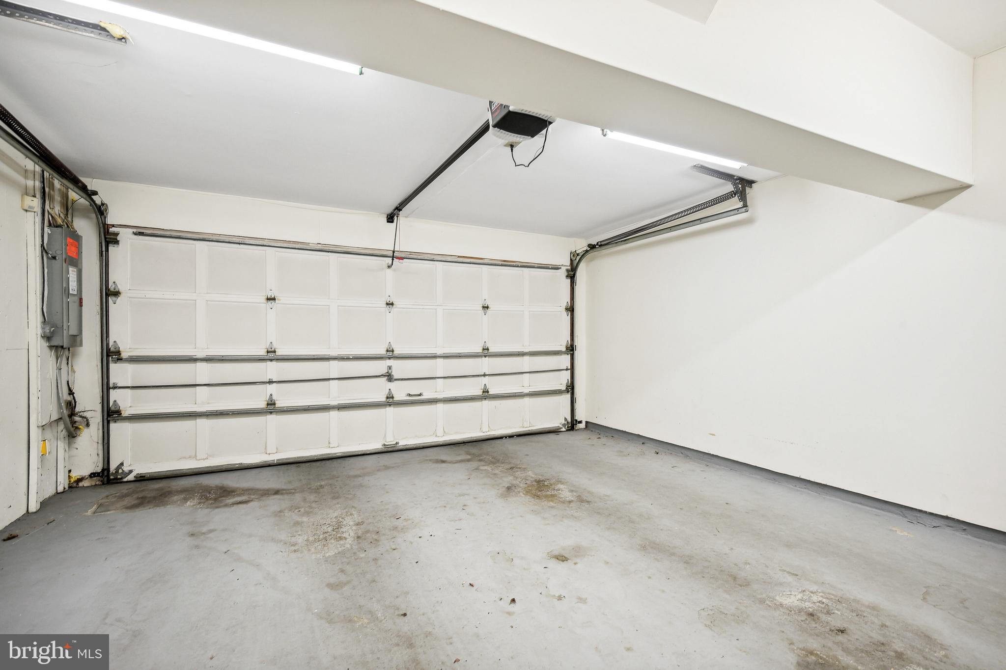 RIVERHILL - Residential Lease