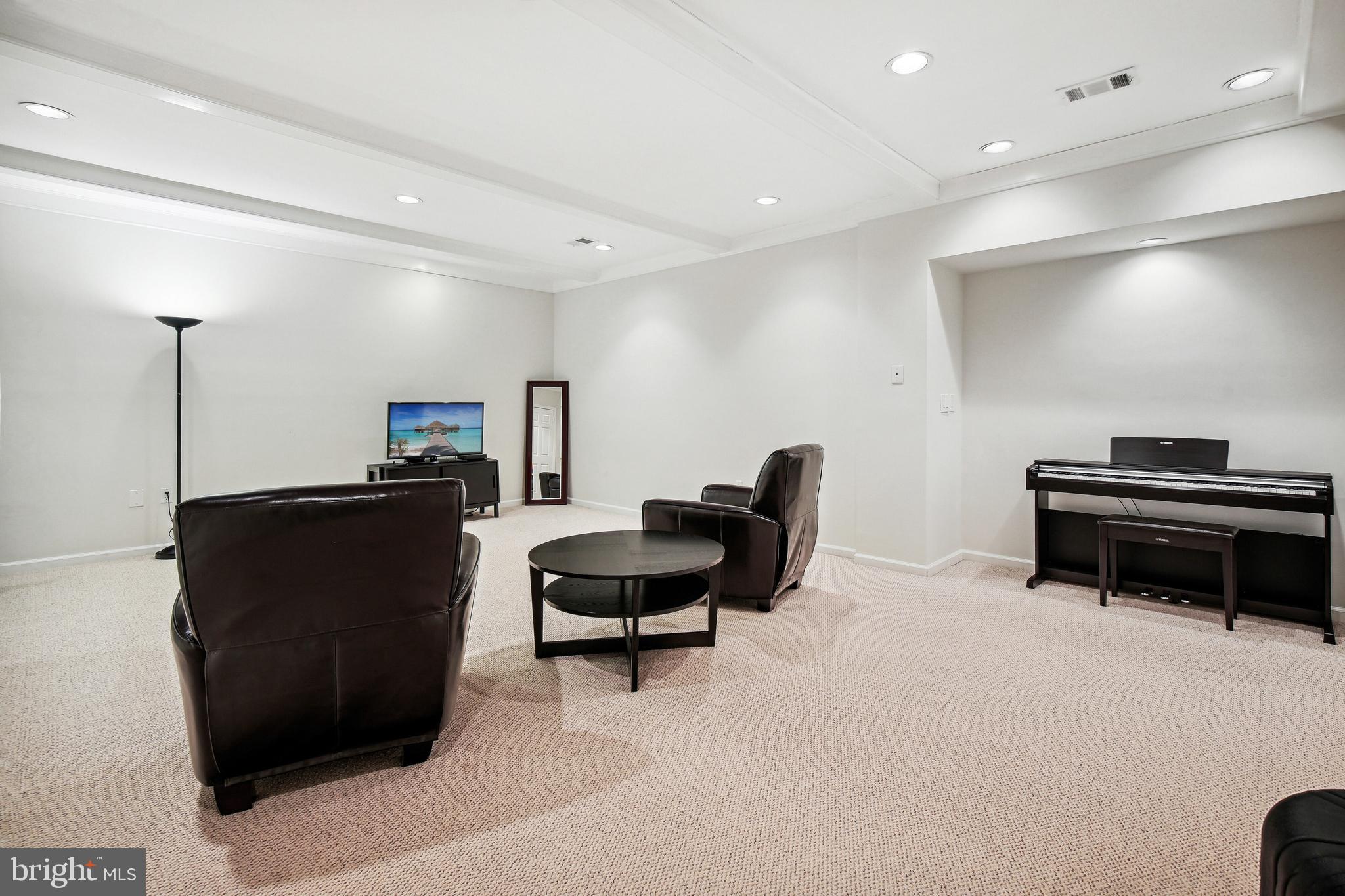 RIVERHILL - Residential Lease