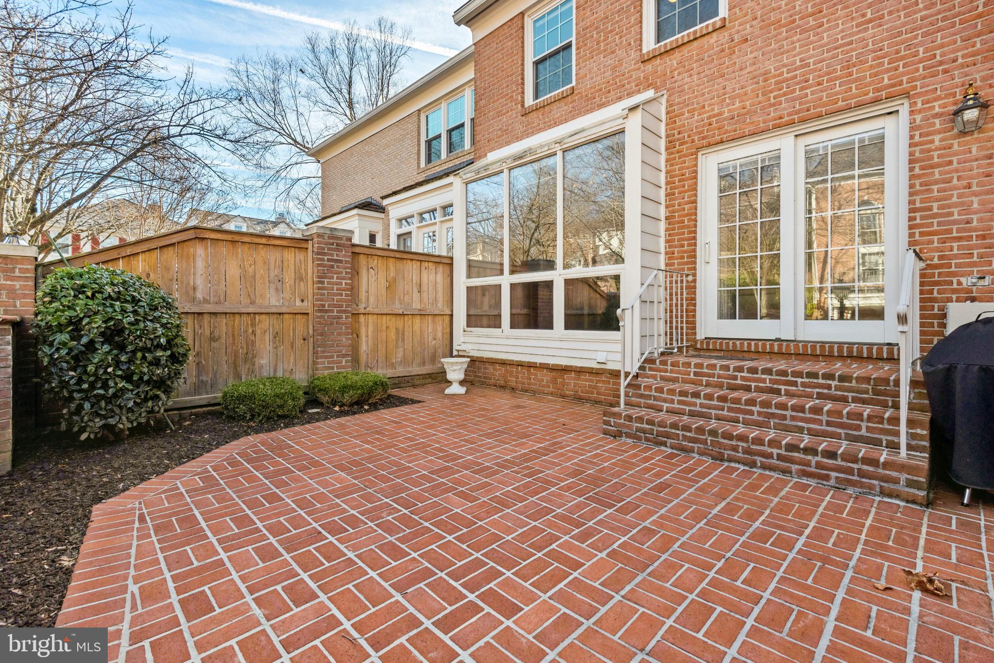 RIVERHILL - Residential Lease