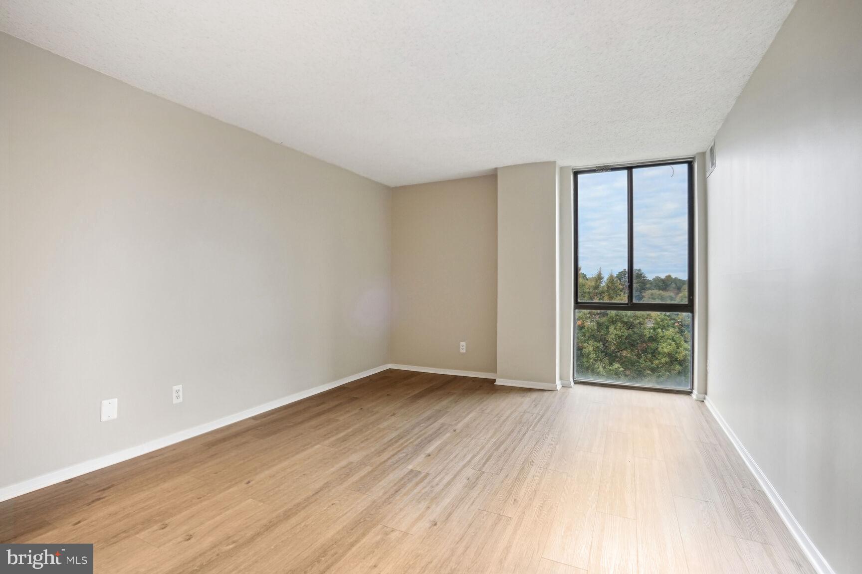 IDYLWOOD TOWERS CONDO - Residential