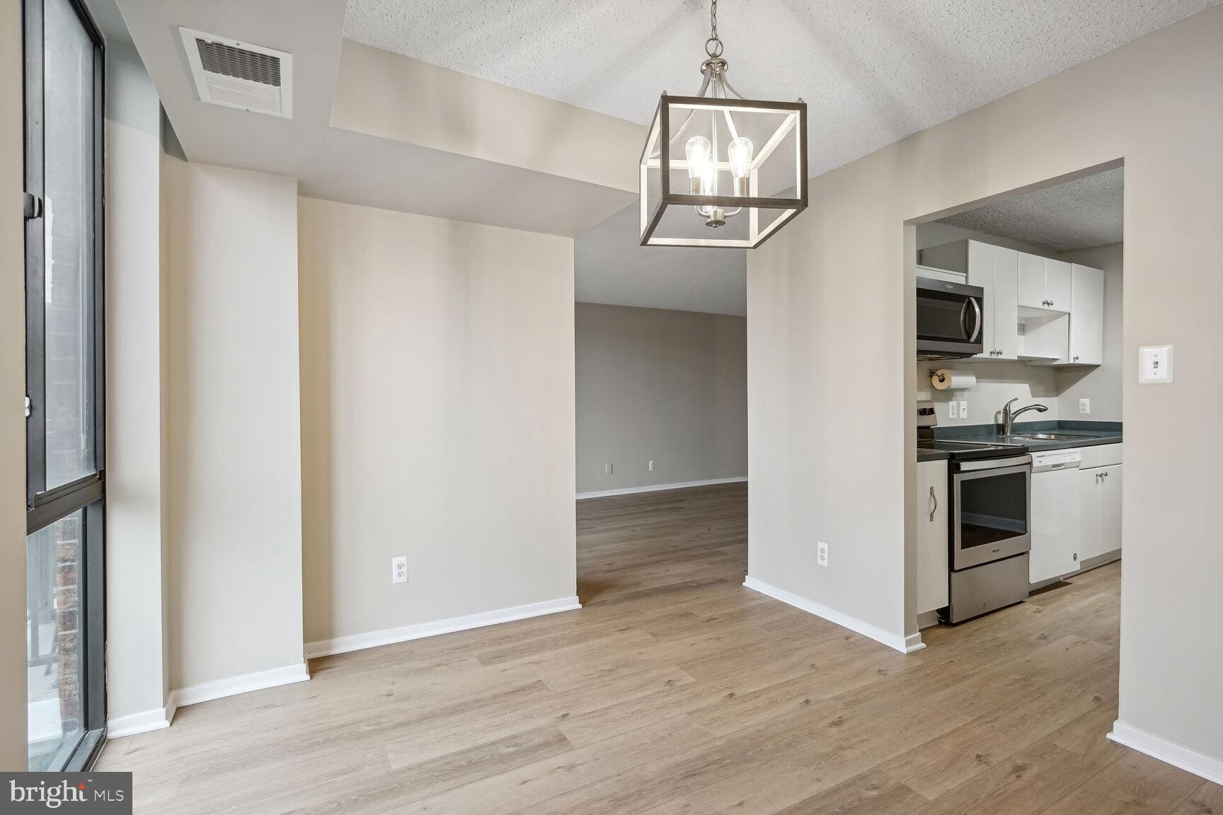 IDYLWOOD TOWERS CONDO - Residential