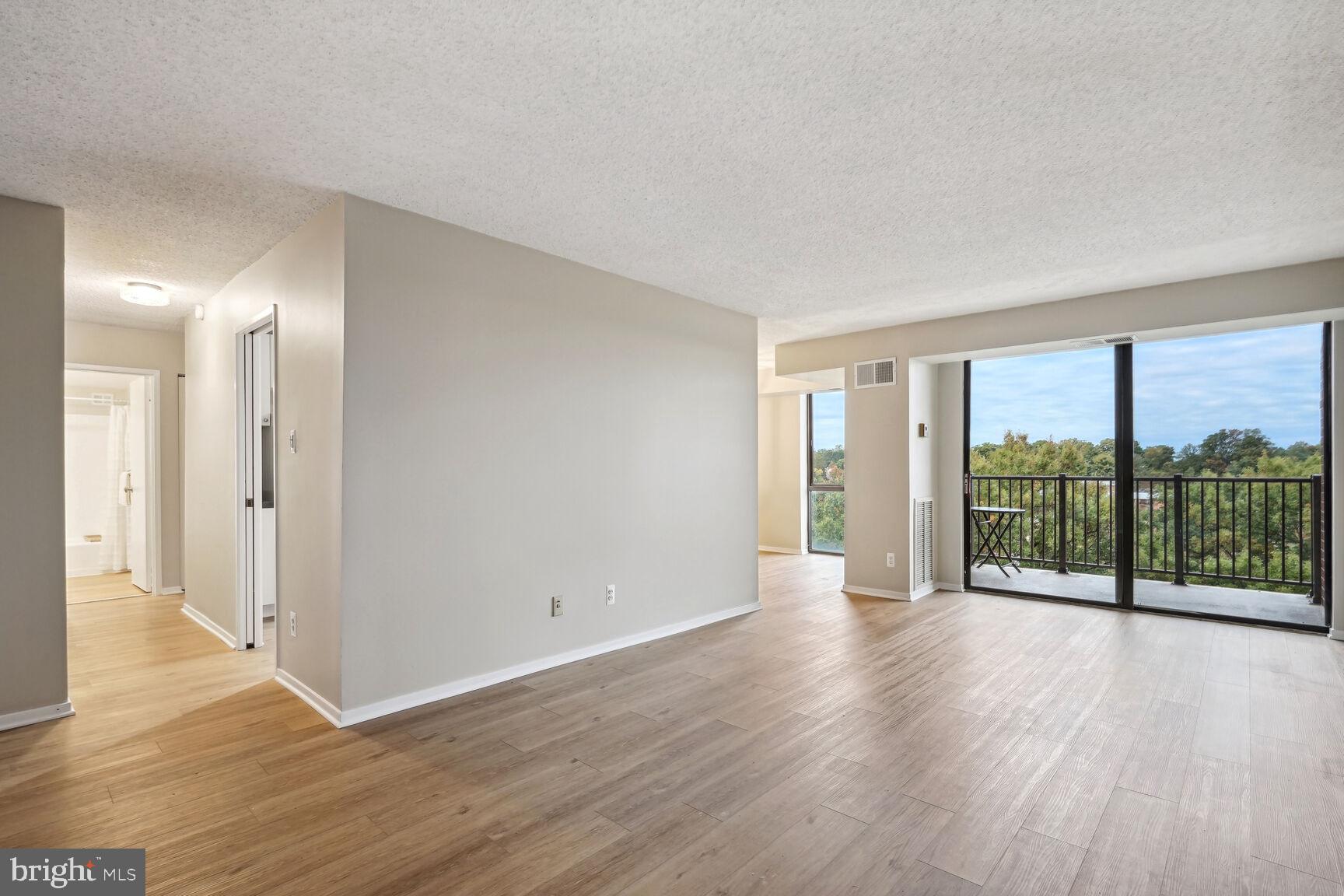 IDYLWOOD TOWERS CONDO - Residential