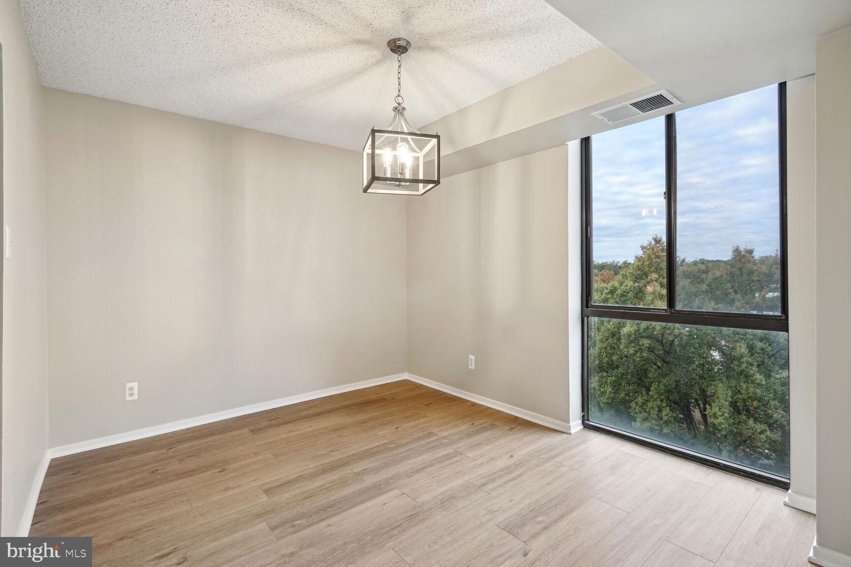 IDYLWOOD TOWERS CONDO - Residential