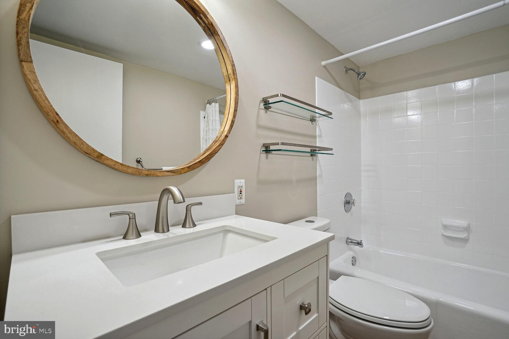 IDYLWOOD TOWERS CONDO - Residential