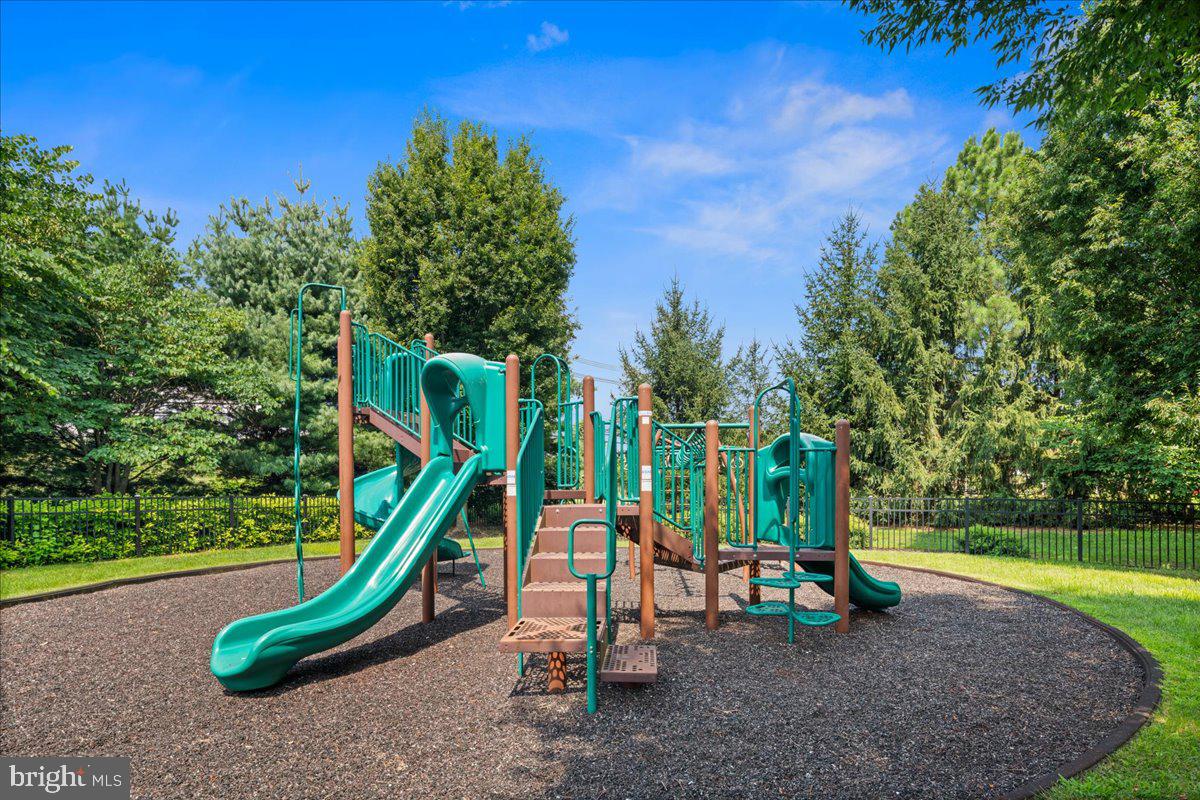 634 TIMBERLAKE DRIVE