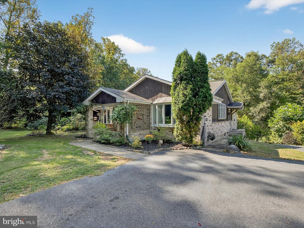 Photo of 247 Lawn Road, PALMYRA, PA 17078 (MLS # PALN2022684)