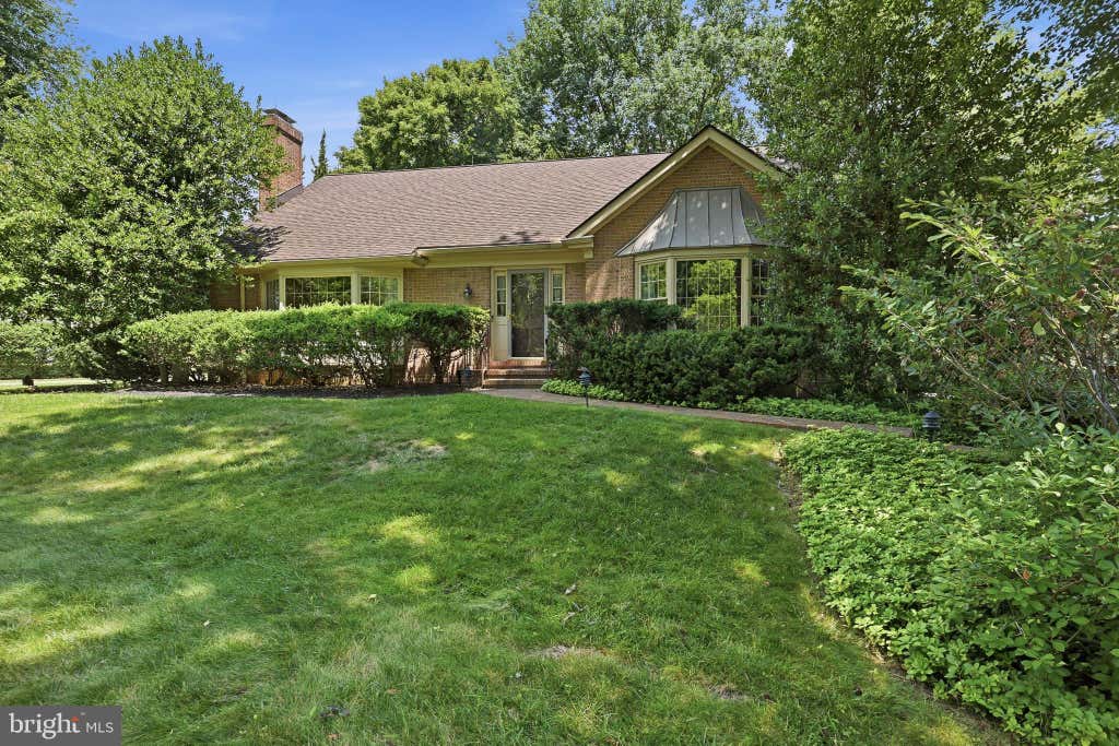 Photo of 901 Barley Drive, GREENVILLE, DE 19807 (MLS # DENC2106428)