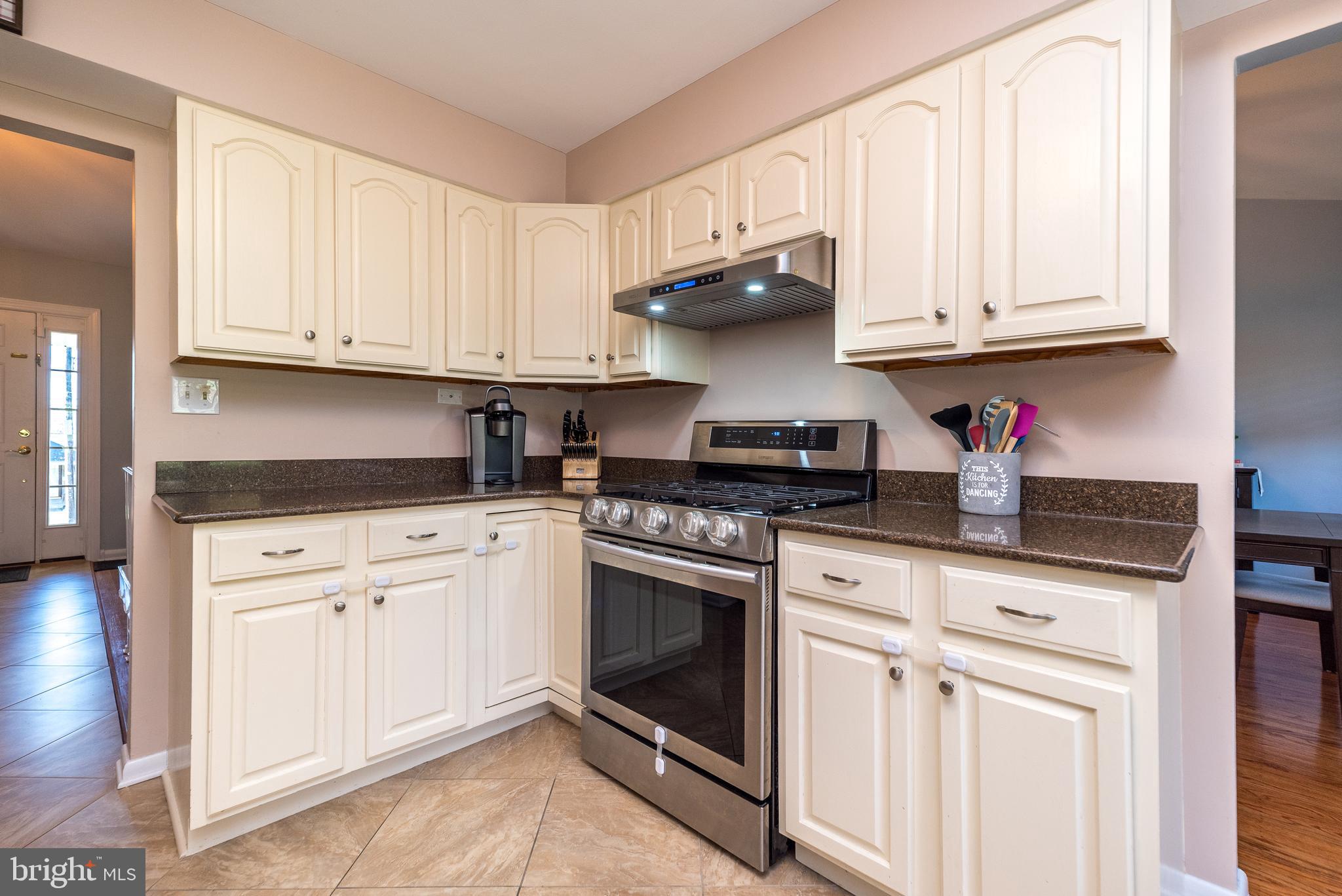 COUNTRY CLUB ESTS - Residential