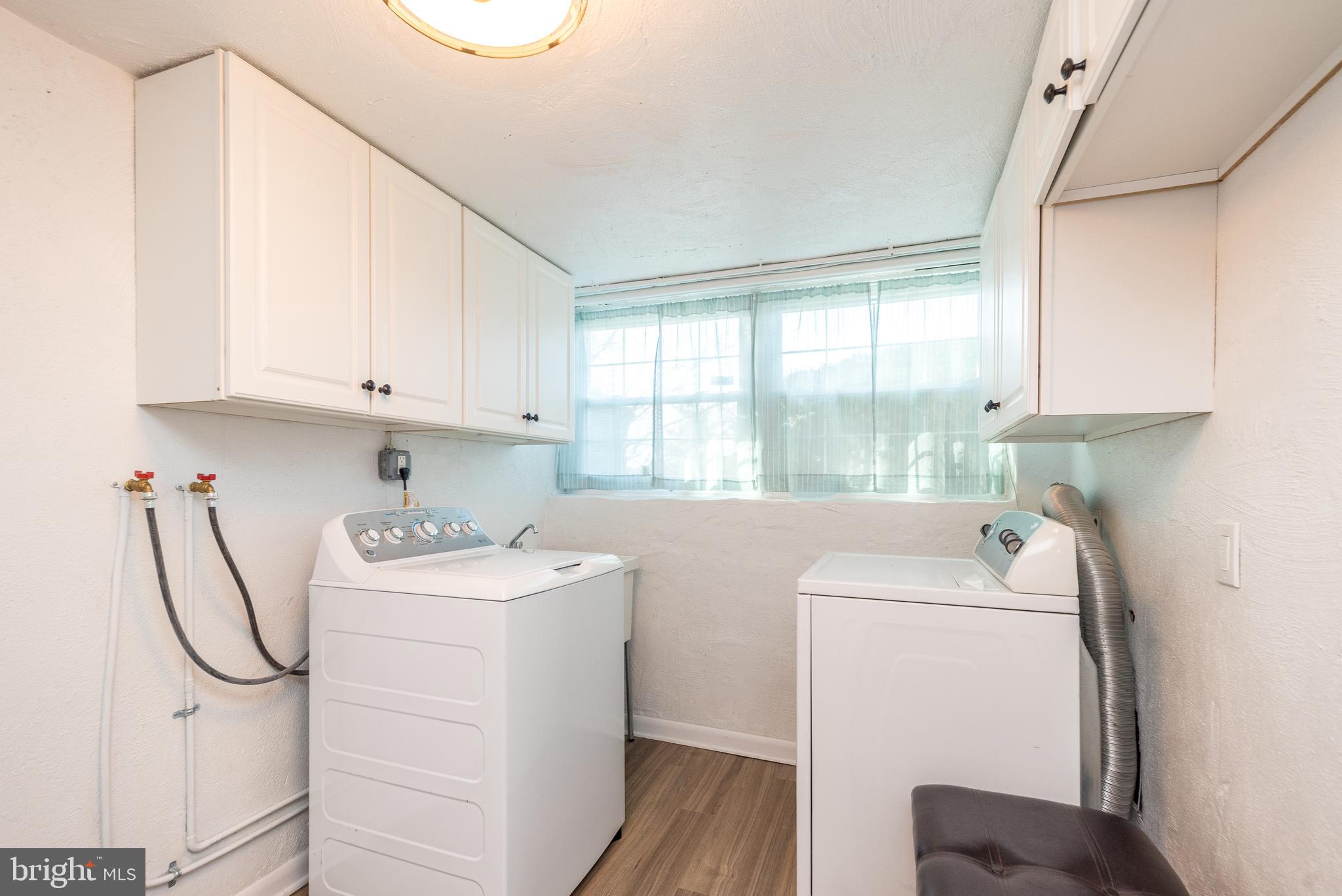 COUNTRY CLUB ESTS - Residential