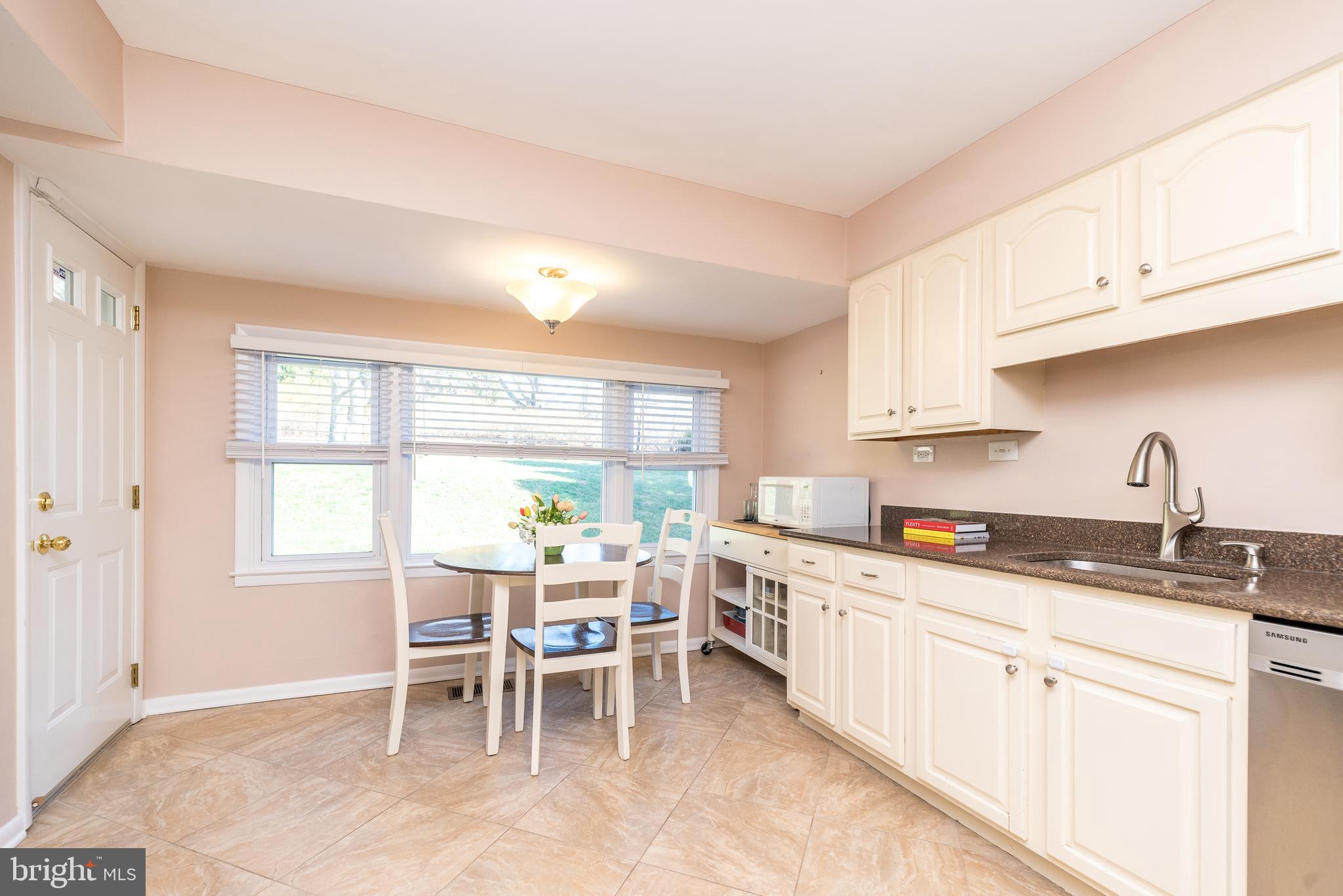 COUNTRY CLUB ESTS - Residential