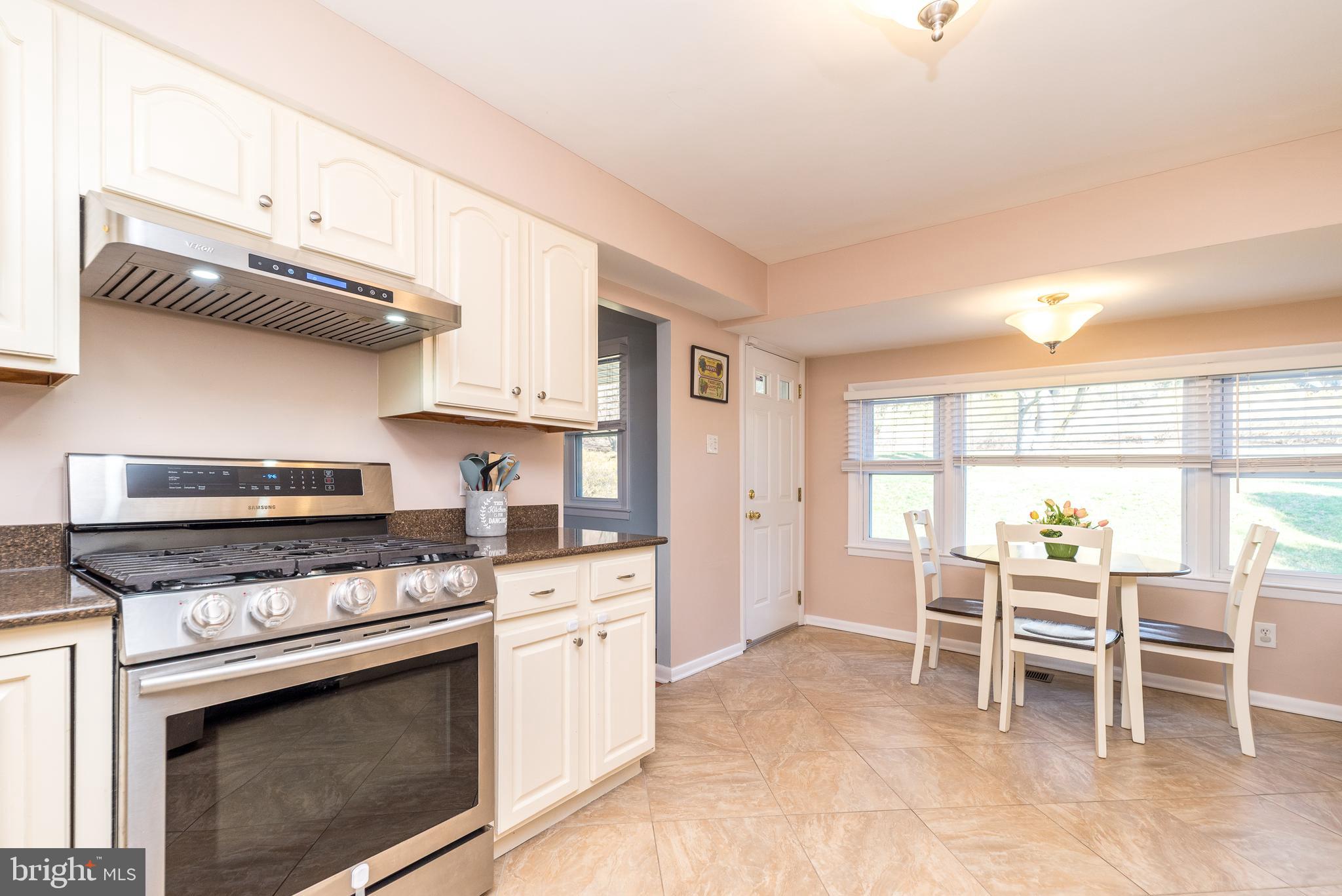 COUNTRY CLUB ESTS - Residential