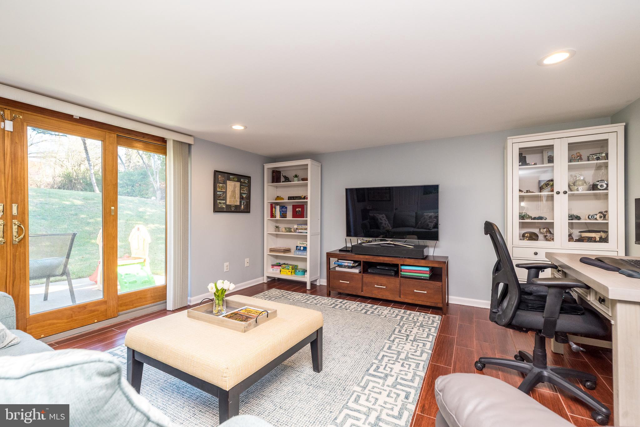 COUNTRY CLUB ESTS - Residential